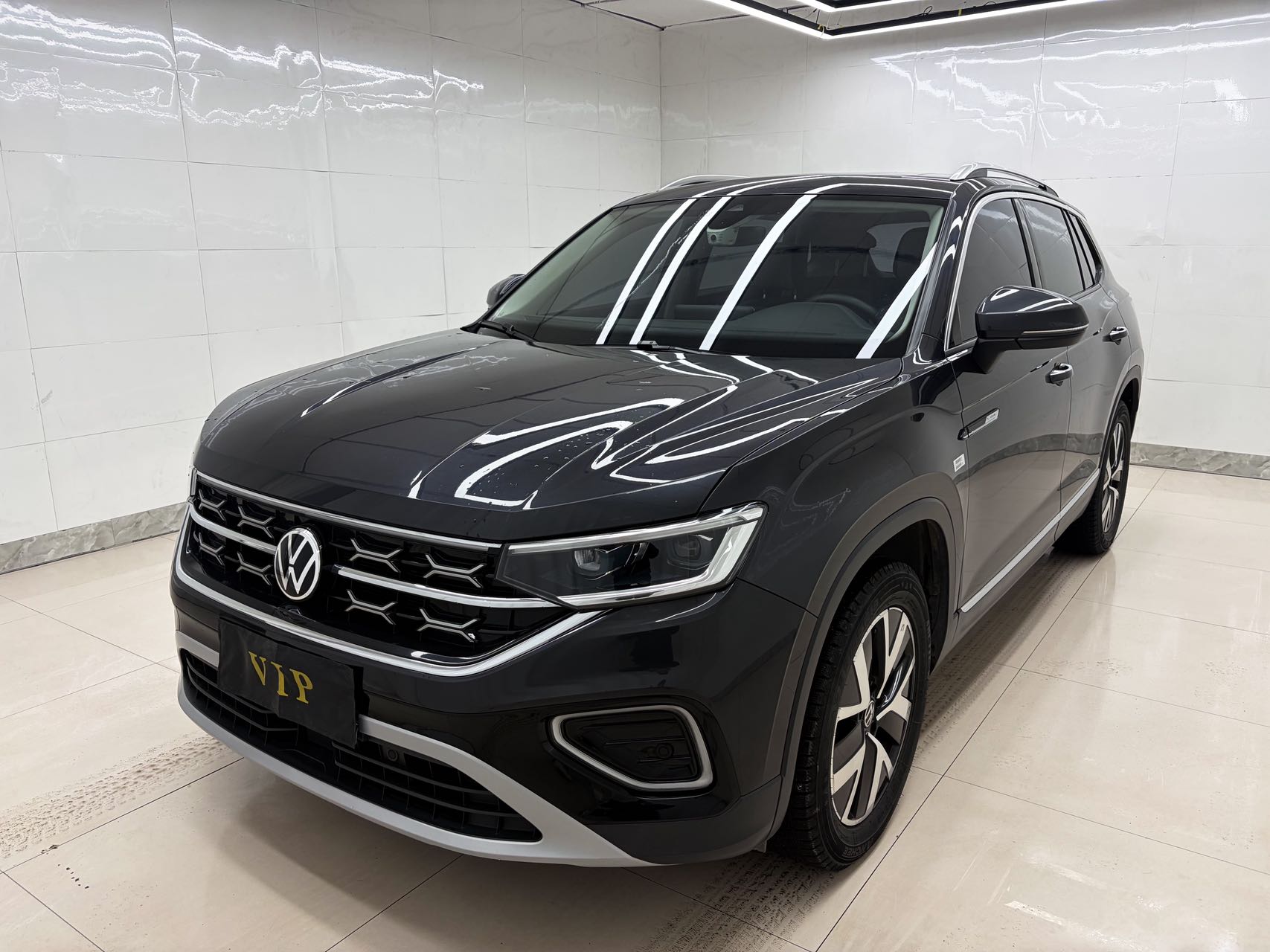 Фольксваген Тайрон 2023 280TSI Передний привод Люкс Плюс Продвинутый