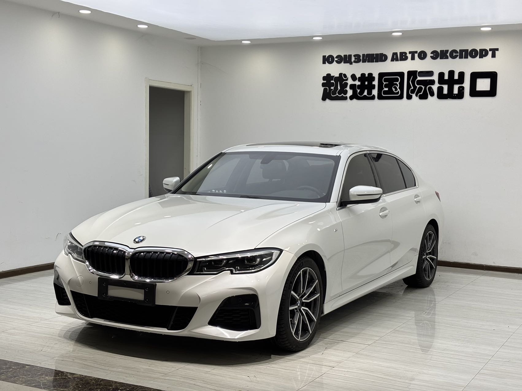 BMW 3 серии 320Li M Спортивный пакет 2022 года