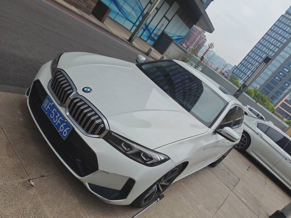 BMW 3 серии 2023 года 320Li M Спортивный пакет
