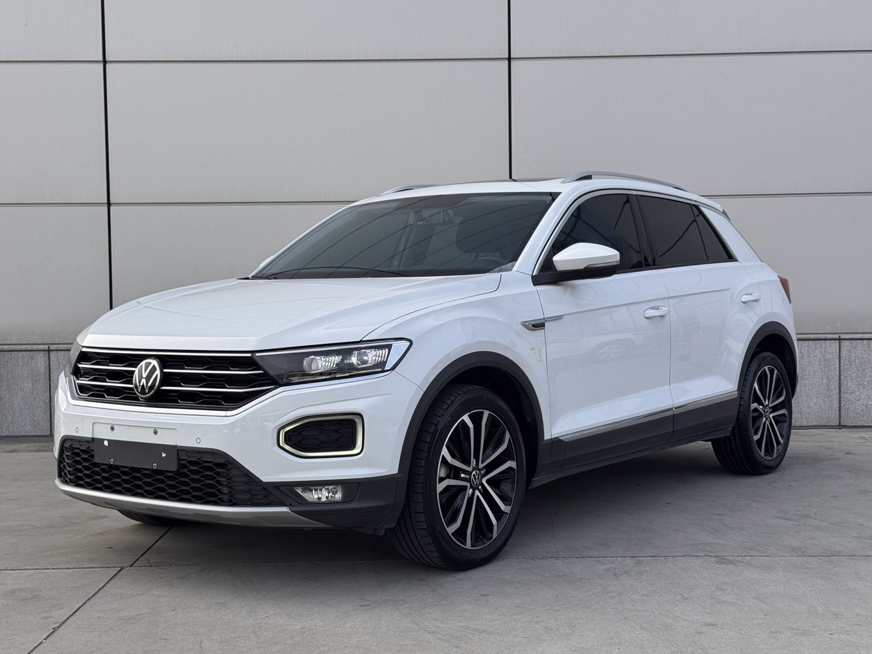 Volkswagen T-ROC Tange 2022 модель 280TSI DSG передний привод Comfort PLUS