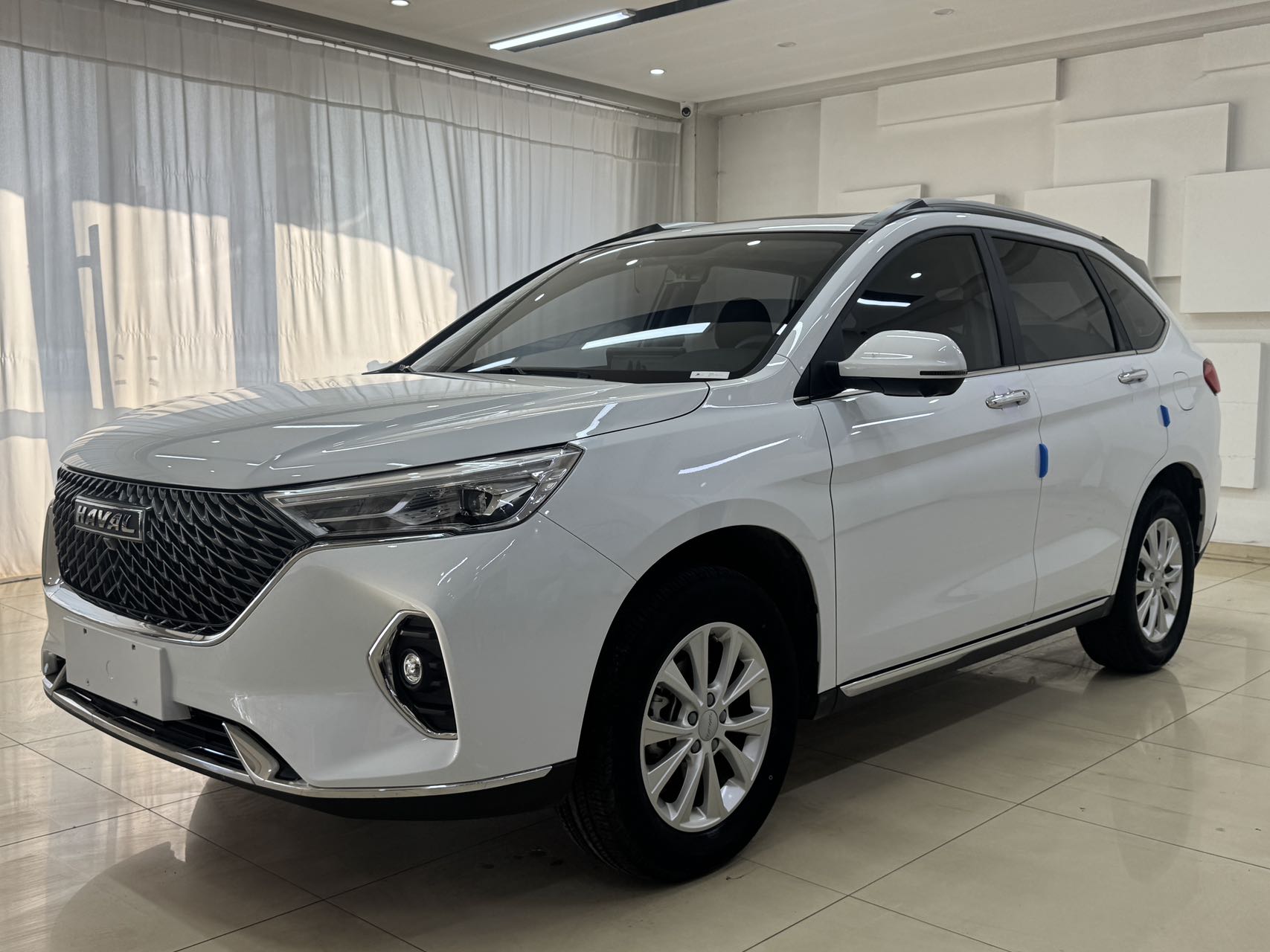 Haval M6 2021 версия PLUS 1.5T DCT совместное издание с Лю Янь