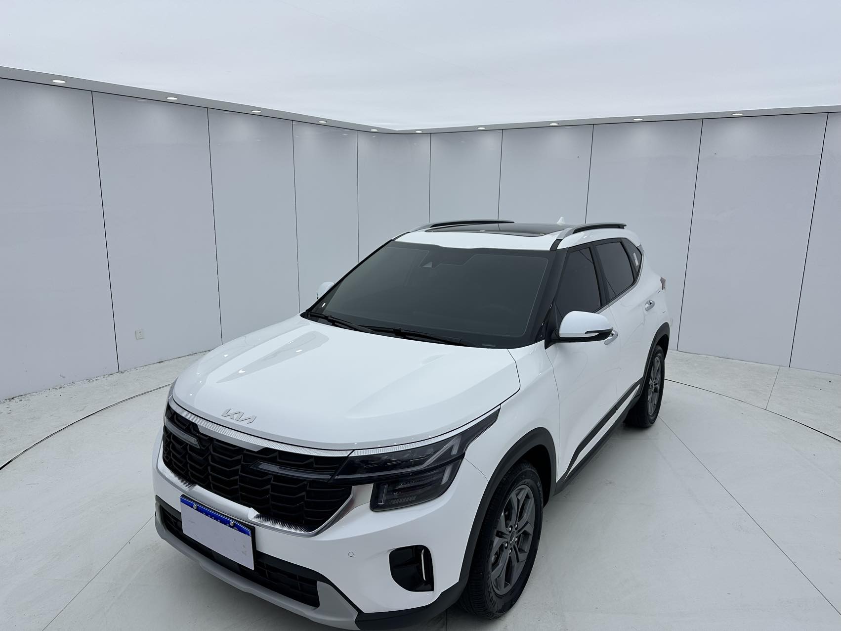 Kia Seltos 2023 года, 1.5L, вариатор, люксовая версия