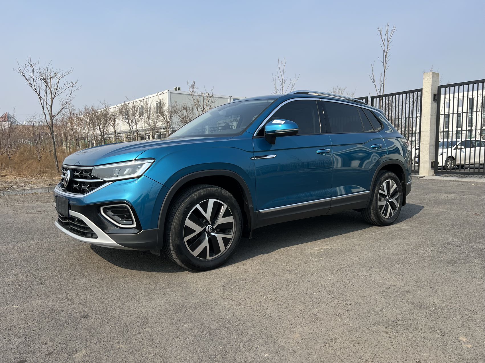Volkswagen Tayron 2023 модель 280TSI, передний привод, версия Luxury Plus Advanced
