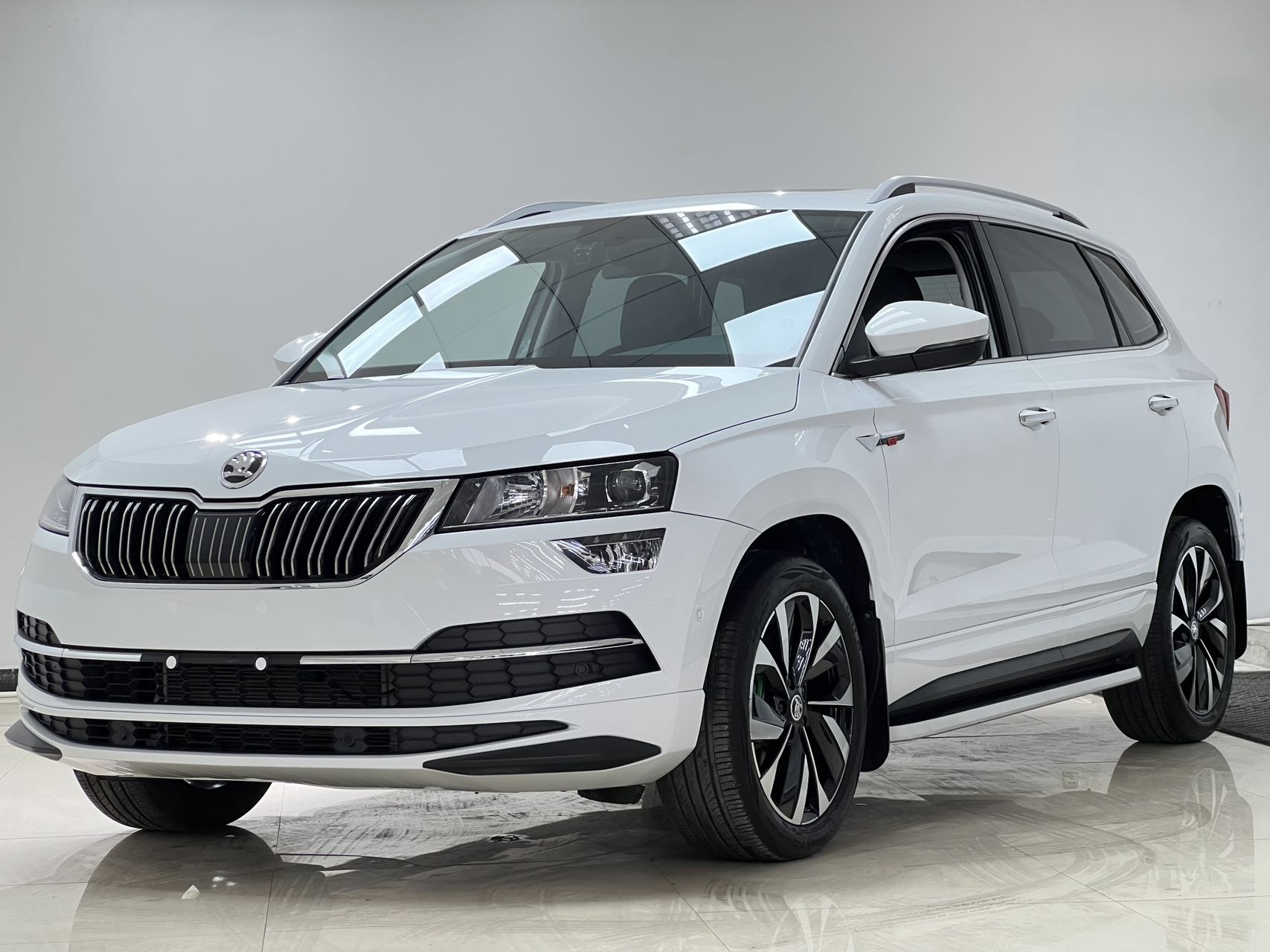Модель 2023 Karoq TSI280 роскошная версия