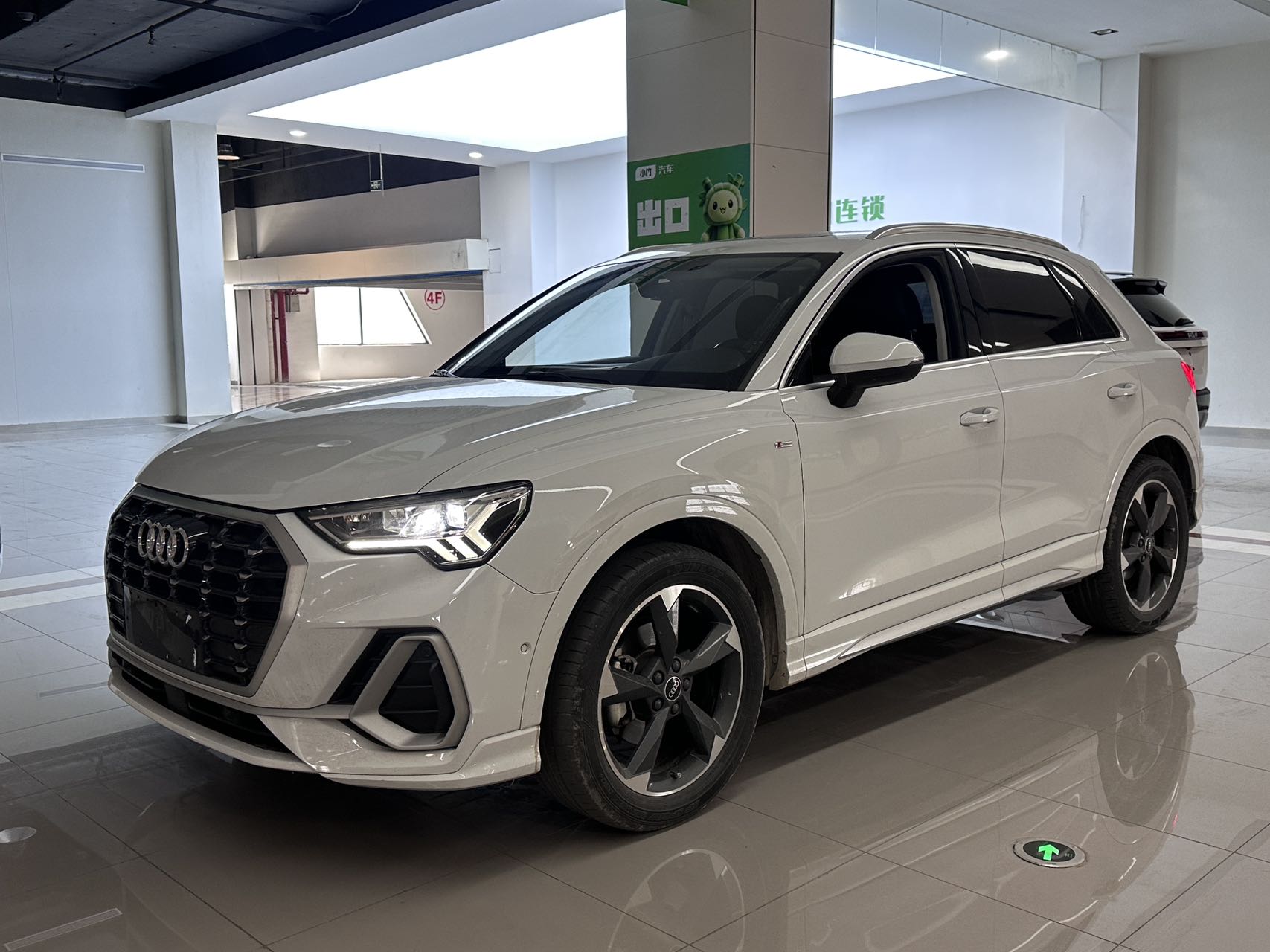 Audi Q3 2023 модель 35 TFSI Стильная динамичная версия (1.4T)2