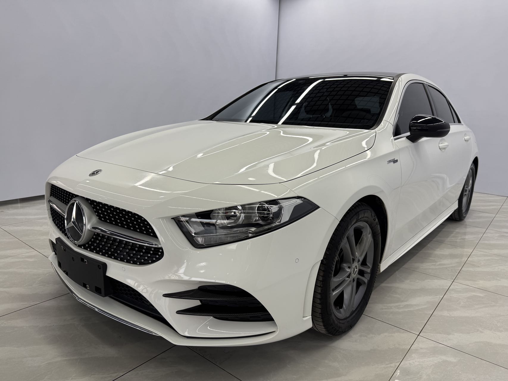 Mercedes-Benz A-Класс 2021 года, A 180 L спортивный седан