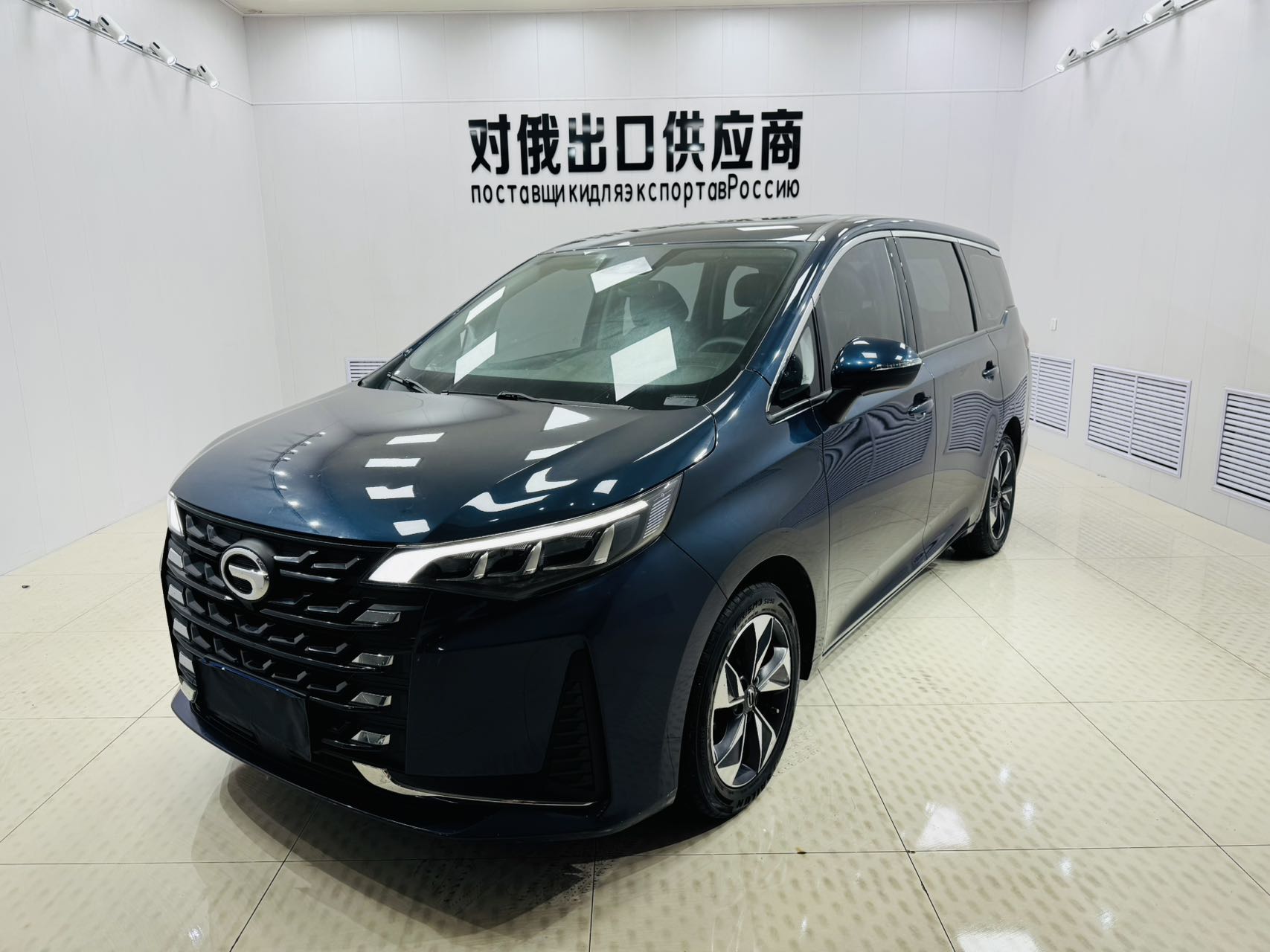 2021 версия GAC M6 автоматическая роскошная версия 7 мест (159 л.с.)