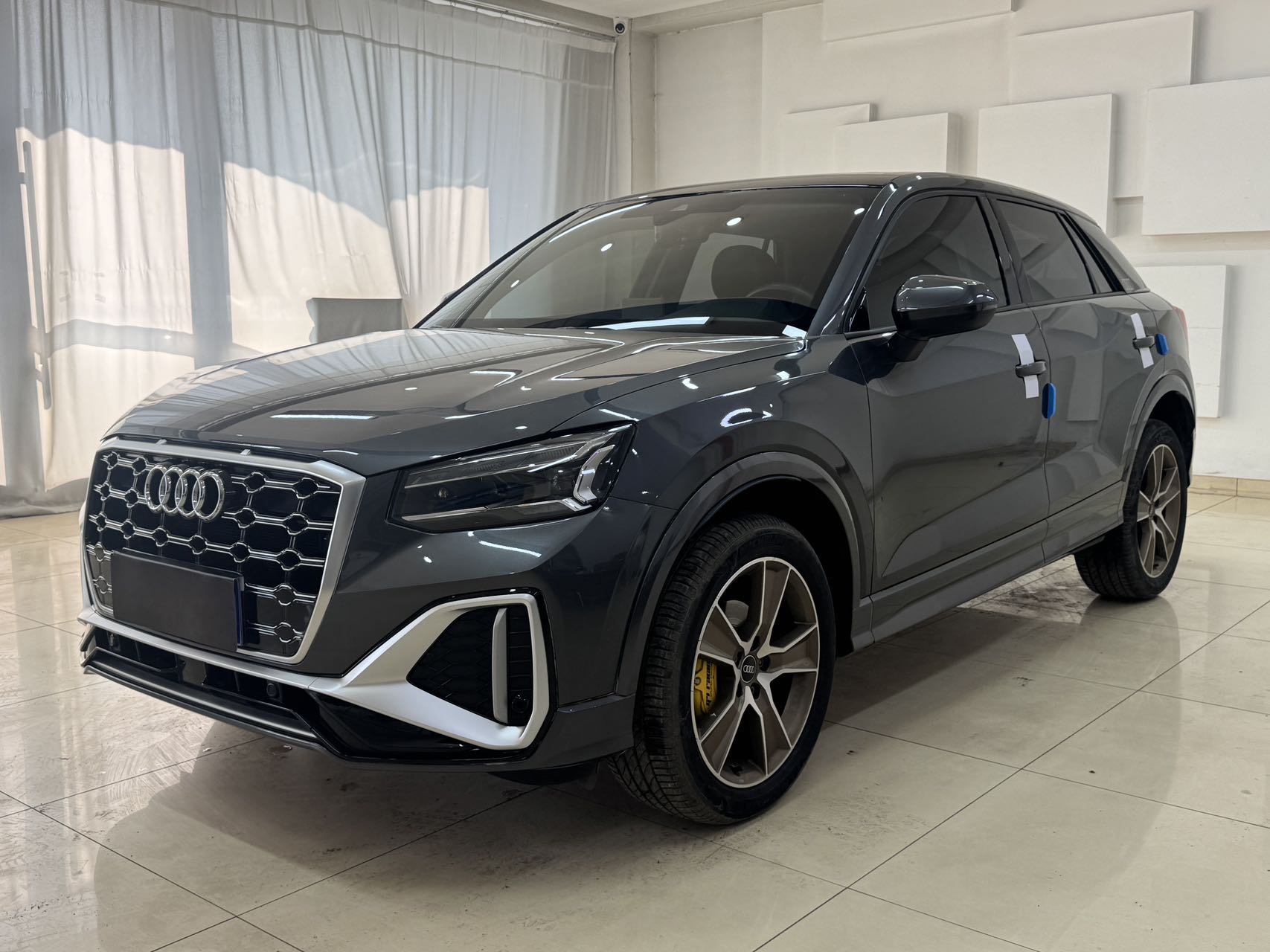 Audi Q2L 2022 версия 35 TFSI Модный динамичный тип Стандарт Евро VI