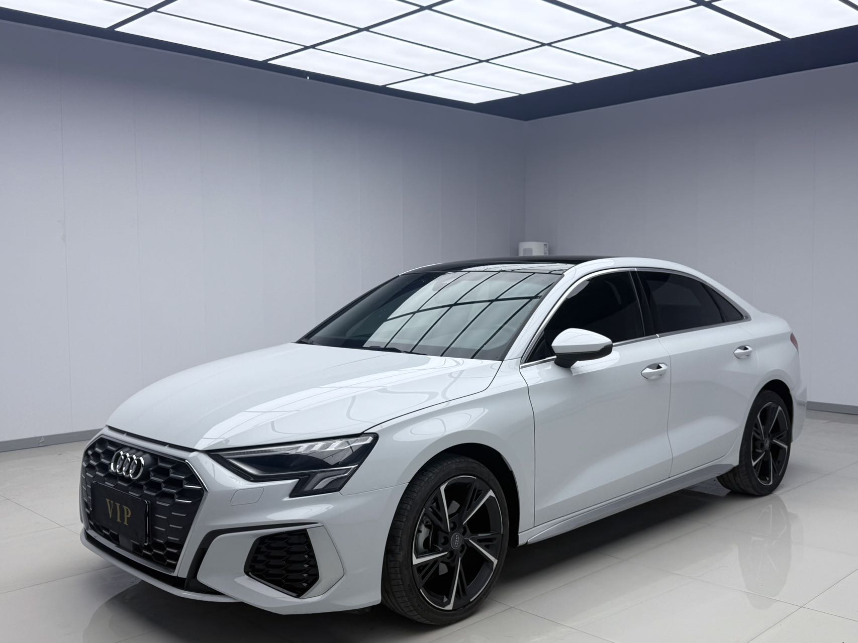2021 модель Audi A3 Limousine 35 TFSI стильная спортивная версия