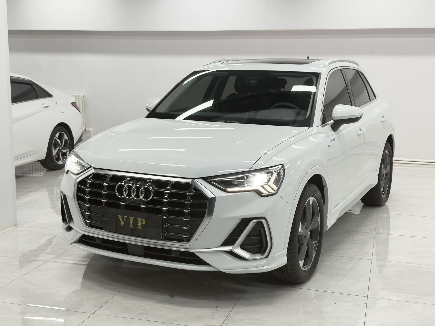 Audi Q3 2022 комплектация 35 TFSI Стильная динамичная версия