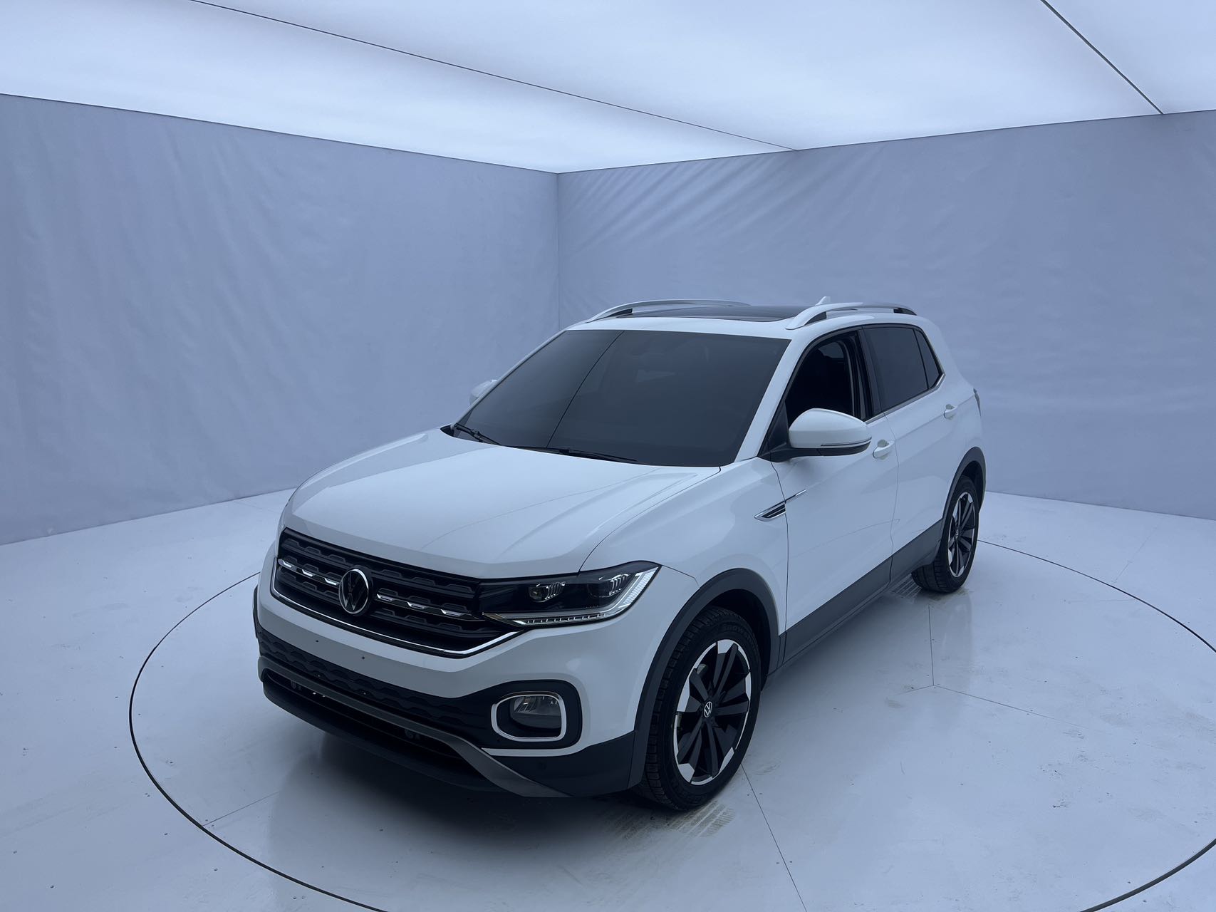 VW Tacqua 2021 года, 1.5L, автомат, комплектация Yue Zhilian