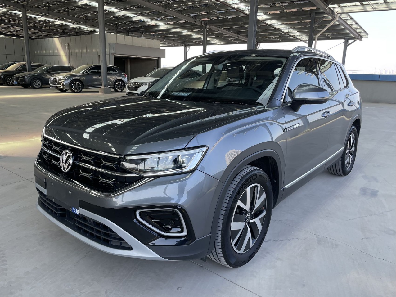 Volkswagen Tayron 2023 года, 280TSI, передний привод, версия Luxury Plus Advanced