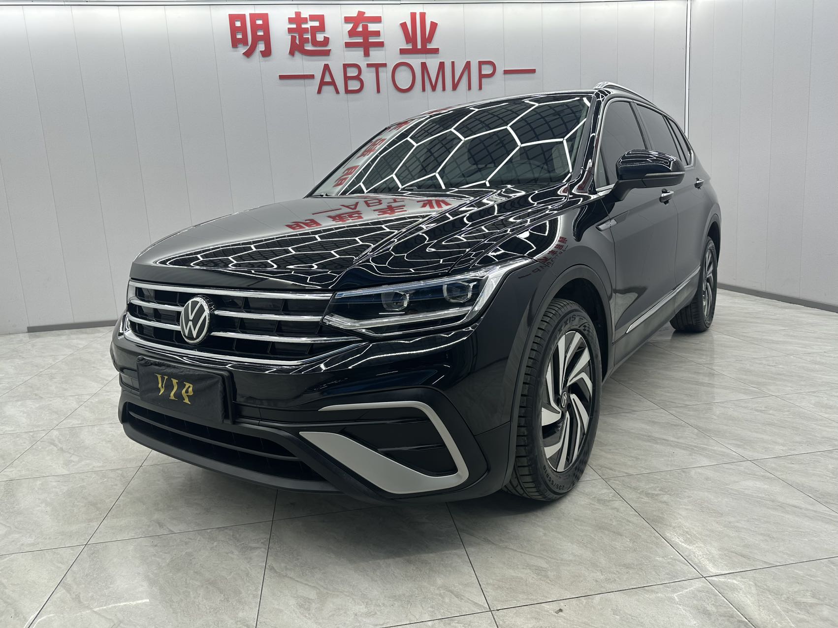 Volkswagen Tiguan L 2023 280TSI, автоматическая переднеприводная версия Limited Edition