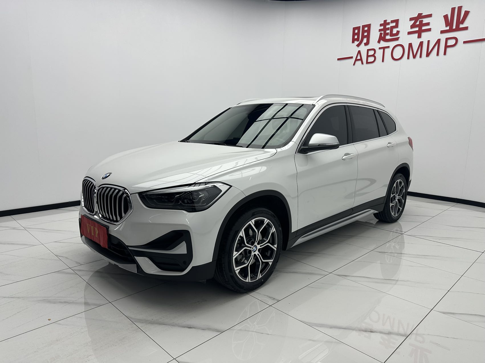 BMW X1 2021 года, обновленная версия, sDrive20Li, престижная комплектация