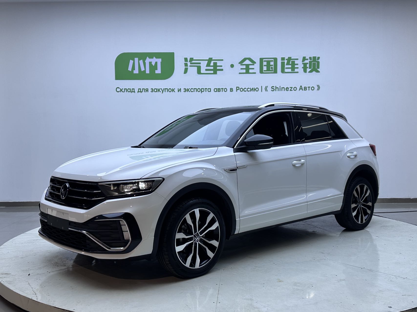 Volkswagen T-ROC Tan Ge 2022 модель 280TSI DSG передний привод R-Line Pro PLUS