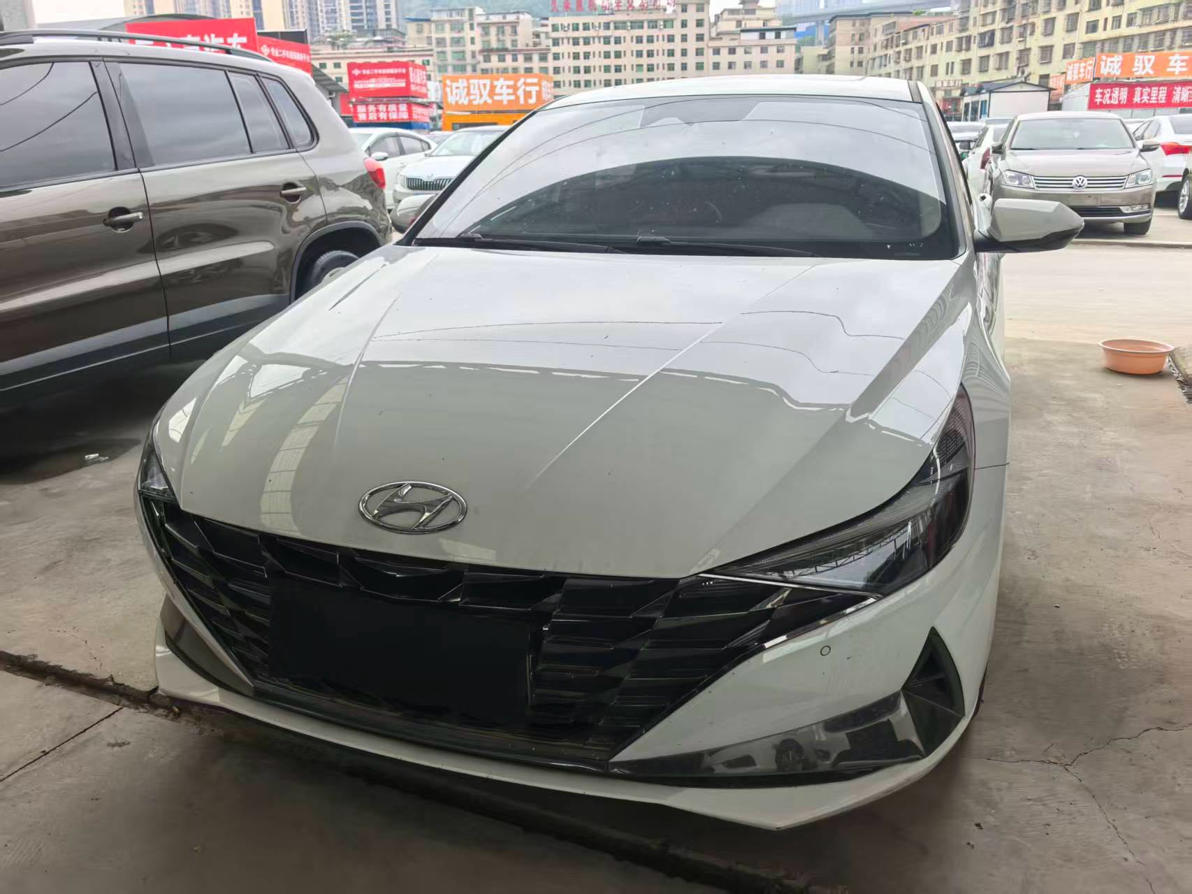 Современный Elantra 2023 года, 1.5L, CVT, версия LUX Prestige