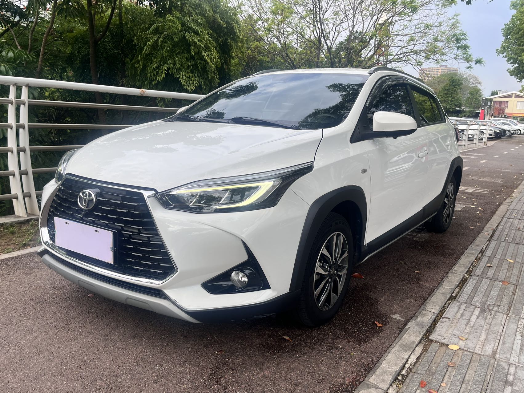2022 модель Toyota Yaris L 1.5 Люкс плюс