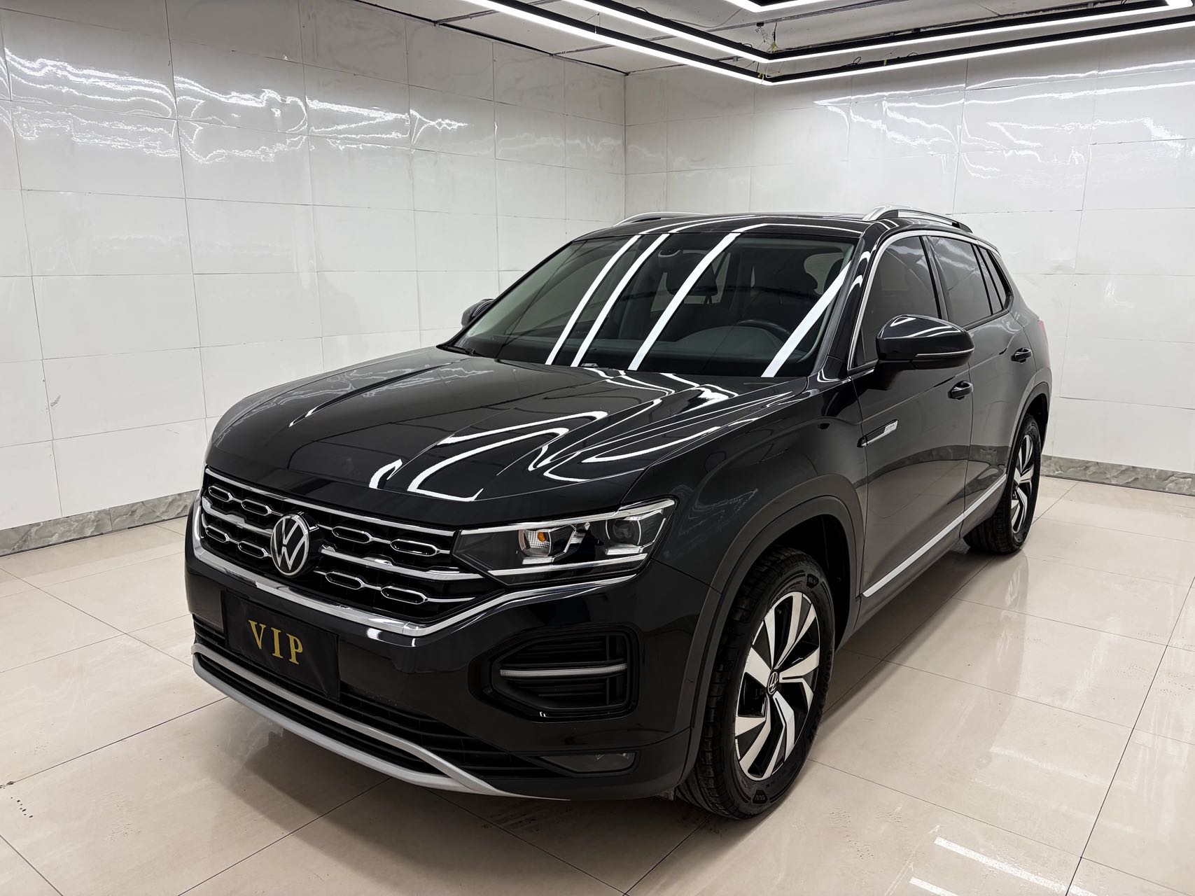 Volkswagen Tayron 280TSI Двухколёсный привод, роскошная интеллектуальная версия