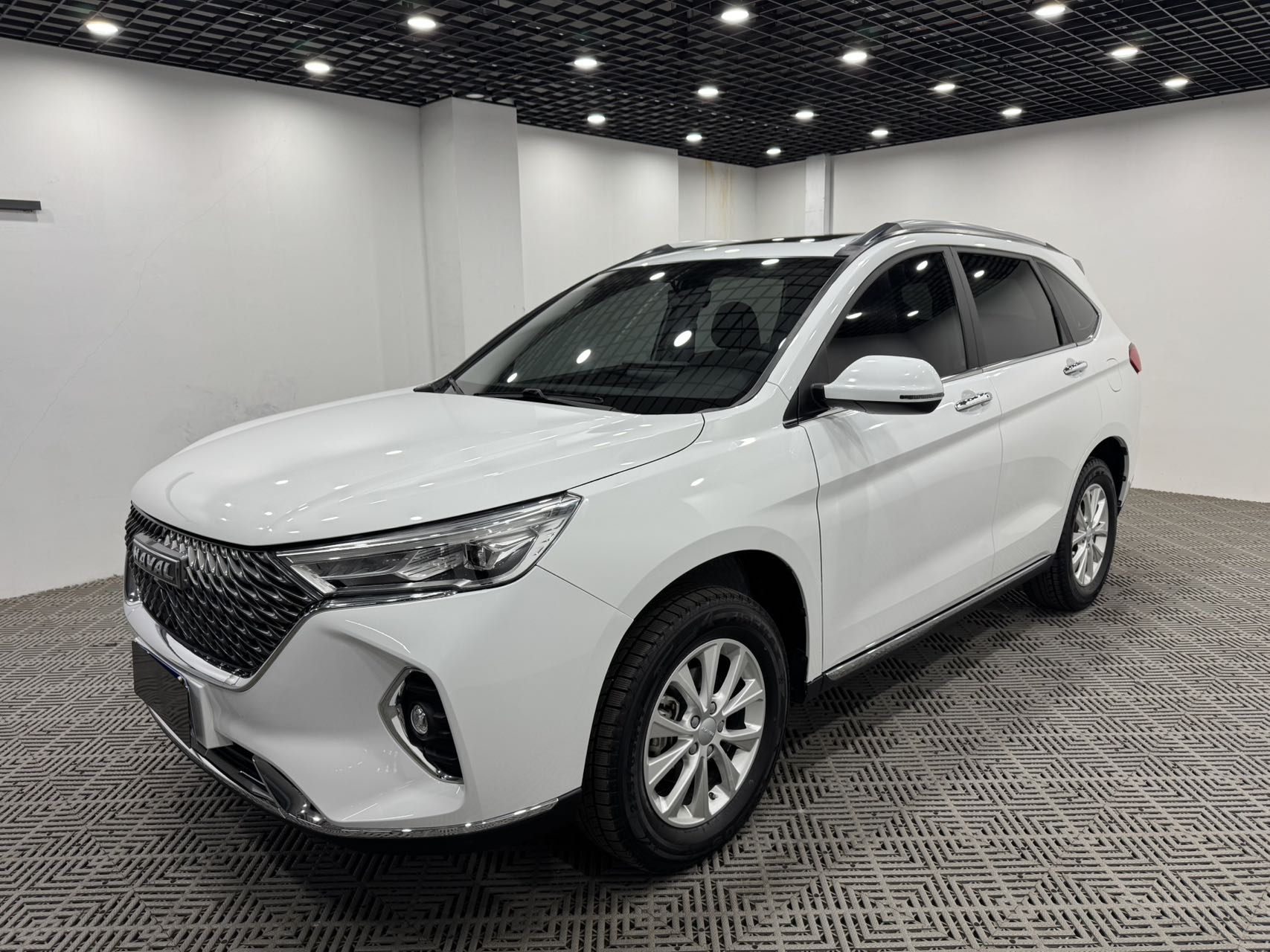 Haval M6 2021 года, версия PLUS 1.5T DCT, люкс с интеллектуальной связью