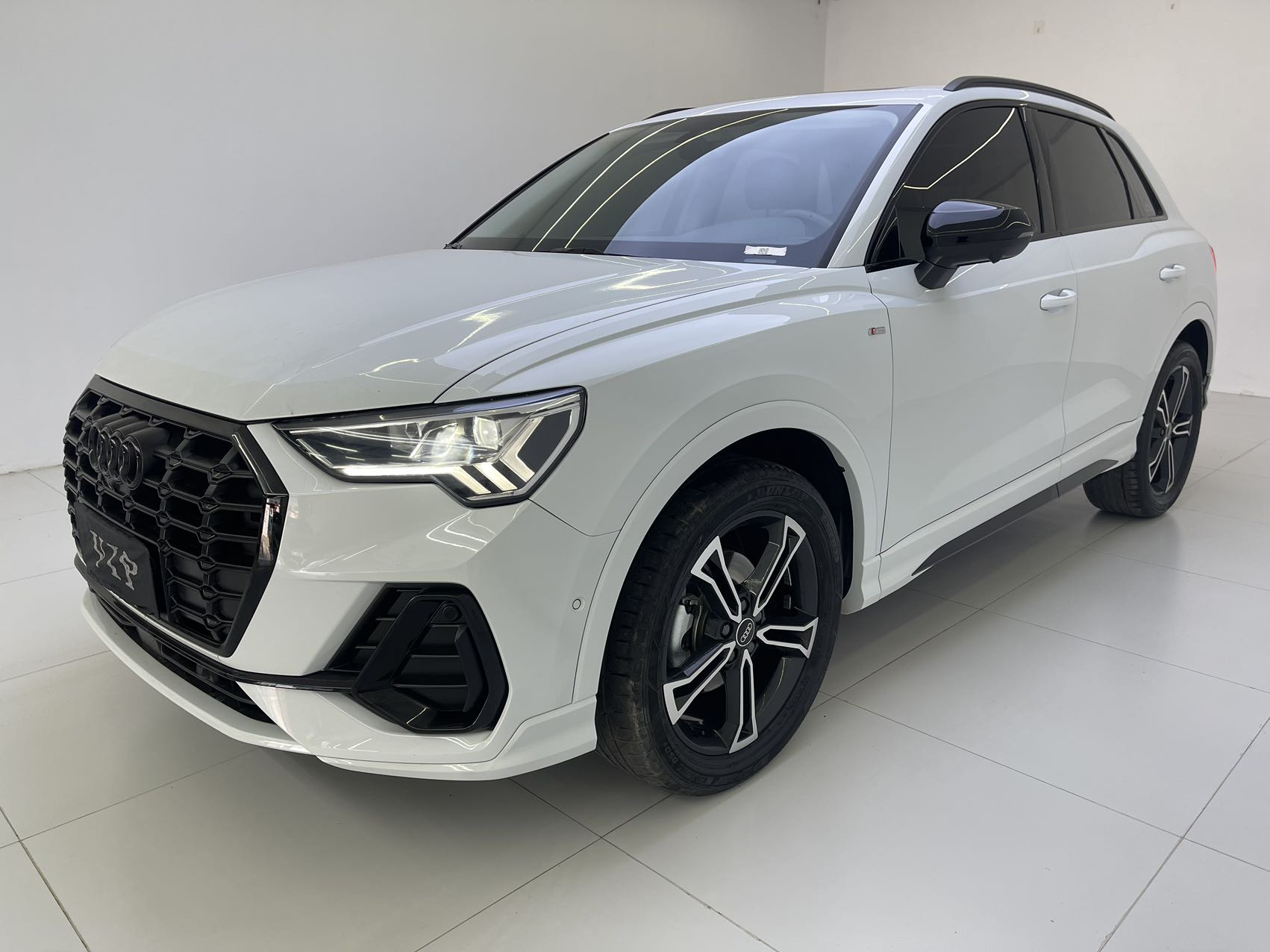 Audi Q3 2023 35 TFSI Модная динамическая модель