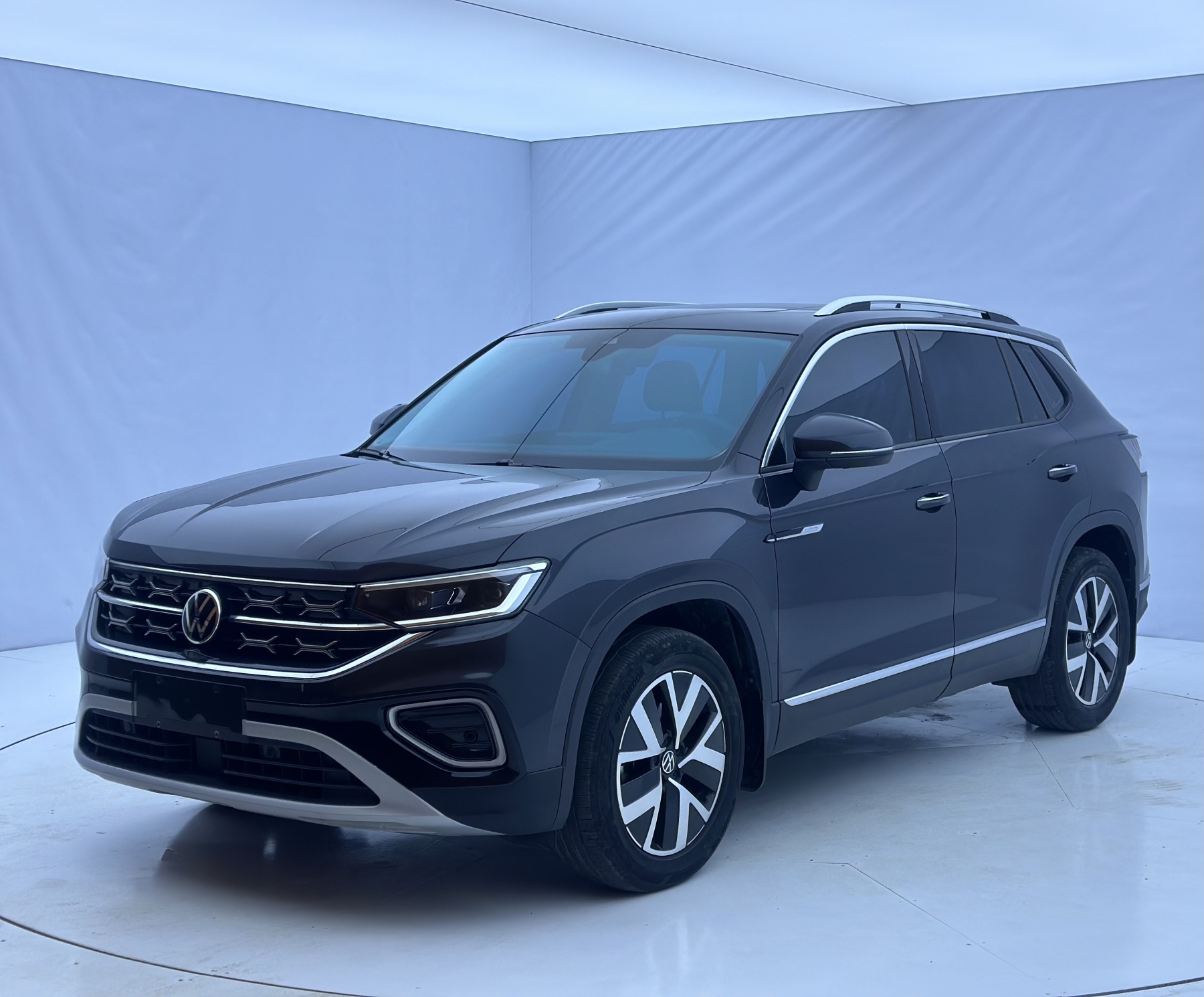 Volkswagen Tayron 2023, 280 TSI, комплектация Luxury Plus, передний привод