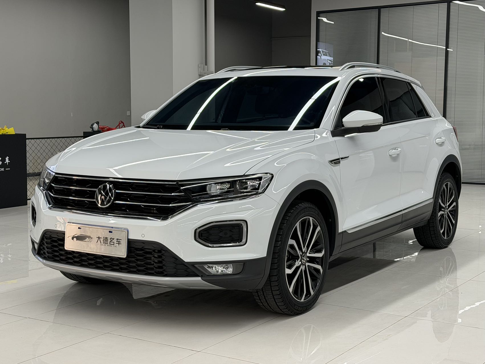 Volkswagen T-ROC Exploration 2021 Модифицированный 280TSI DSG Полный привод Luxury Smart Edition