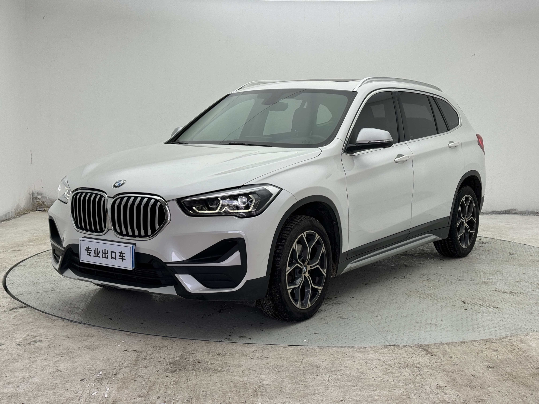 2022 BMW x1 sDrive20Li Модная модель