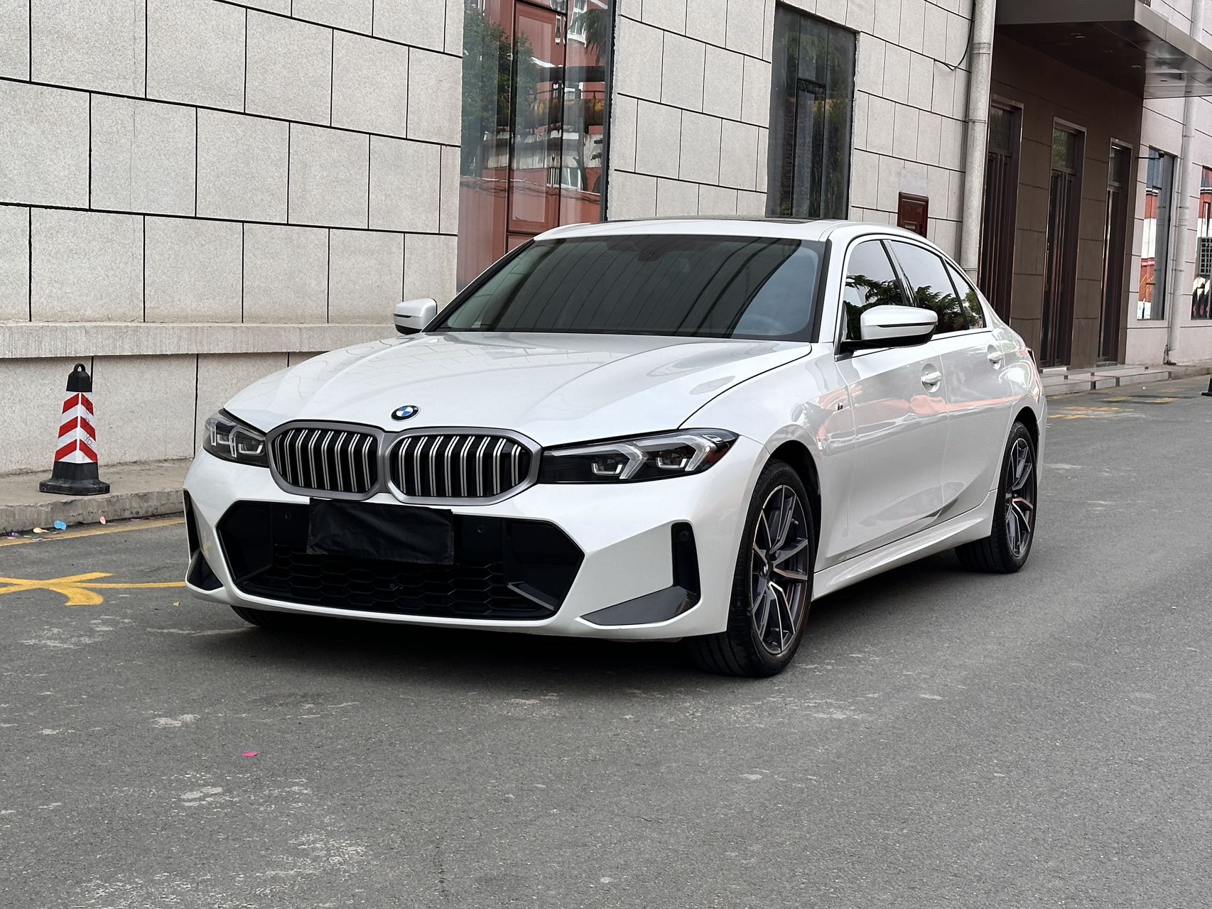 BMW 3 Series 2023 320Li M Спортивный комплект