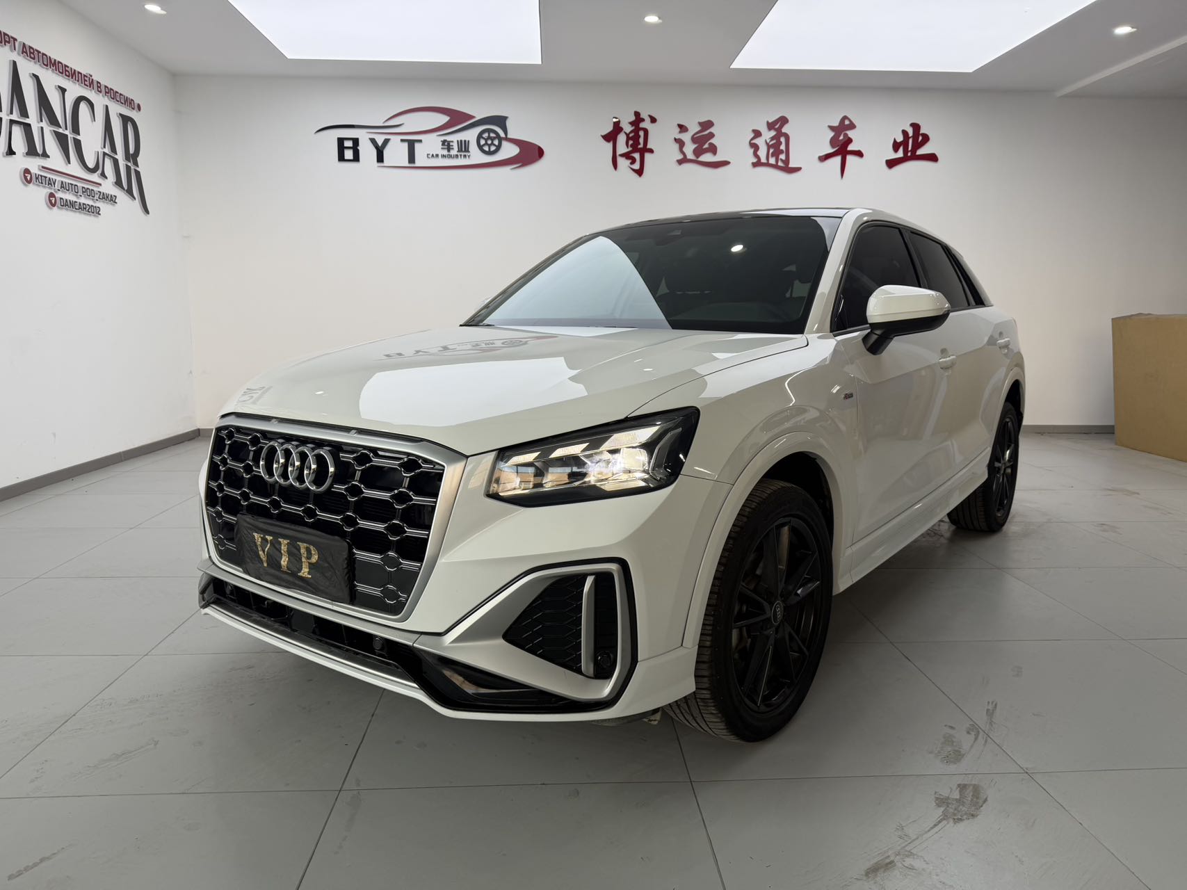 Audi Q2L 35 TFSI модификации 2022 года, стильная и элегантная версия