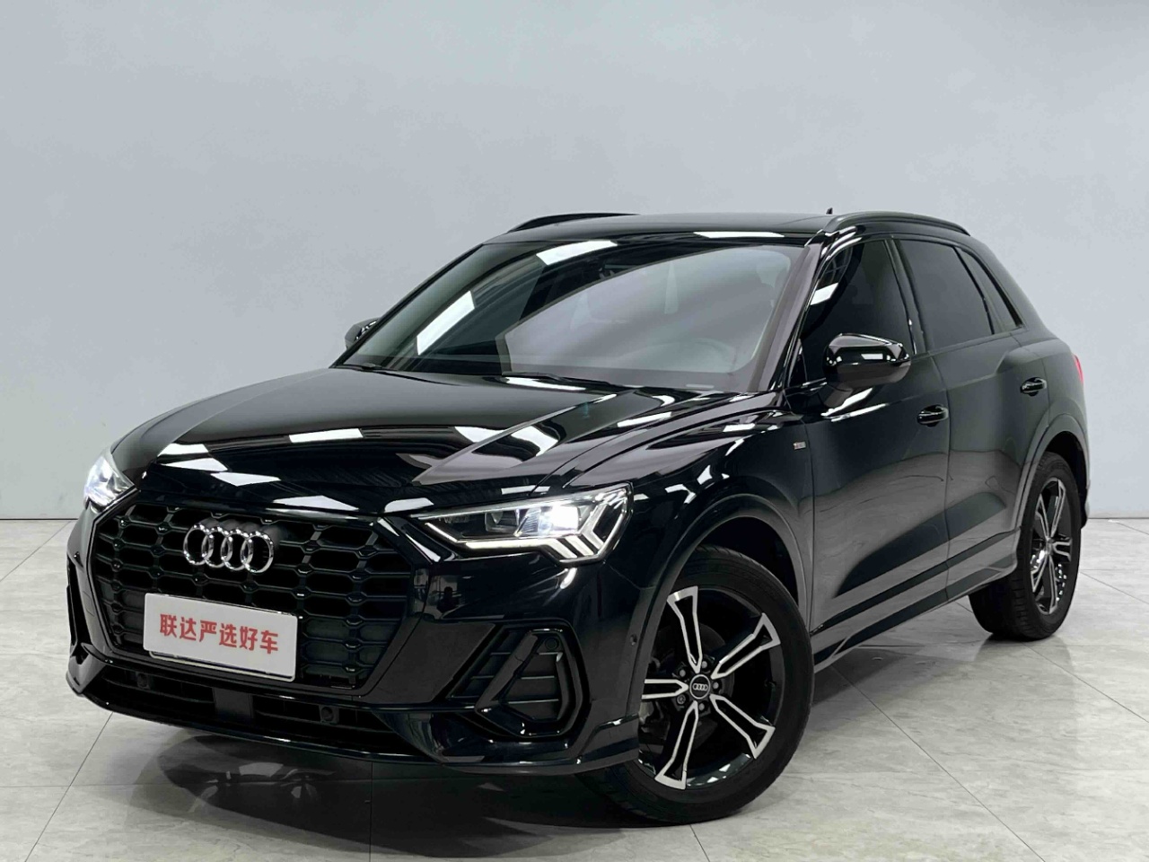 Audi Q3 2022 модель 35 TFSI стильная динамичная версия, стандарт страны VI
