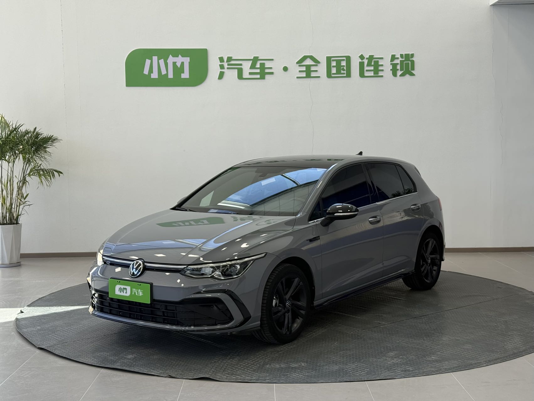 Volkswagen Golf 2023 года 280TSI DSG R-Line Lite