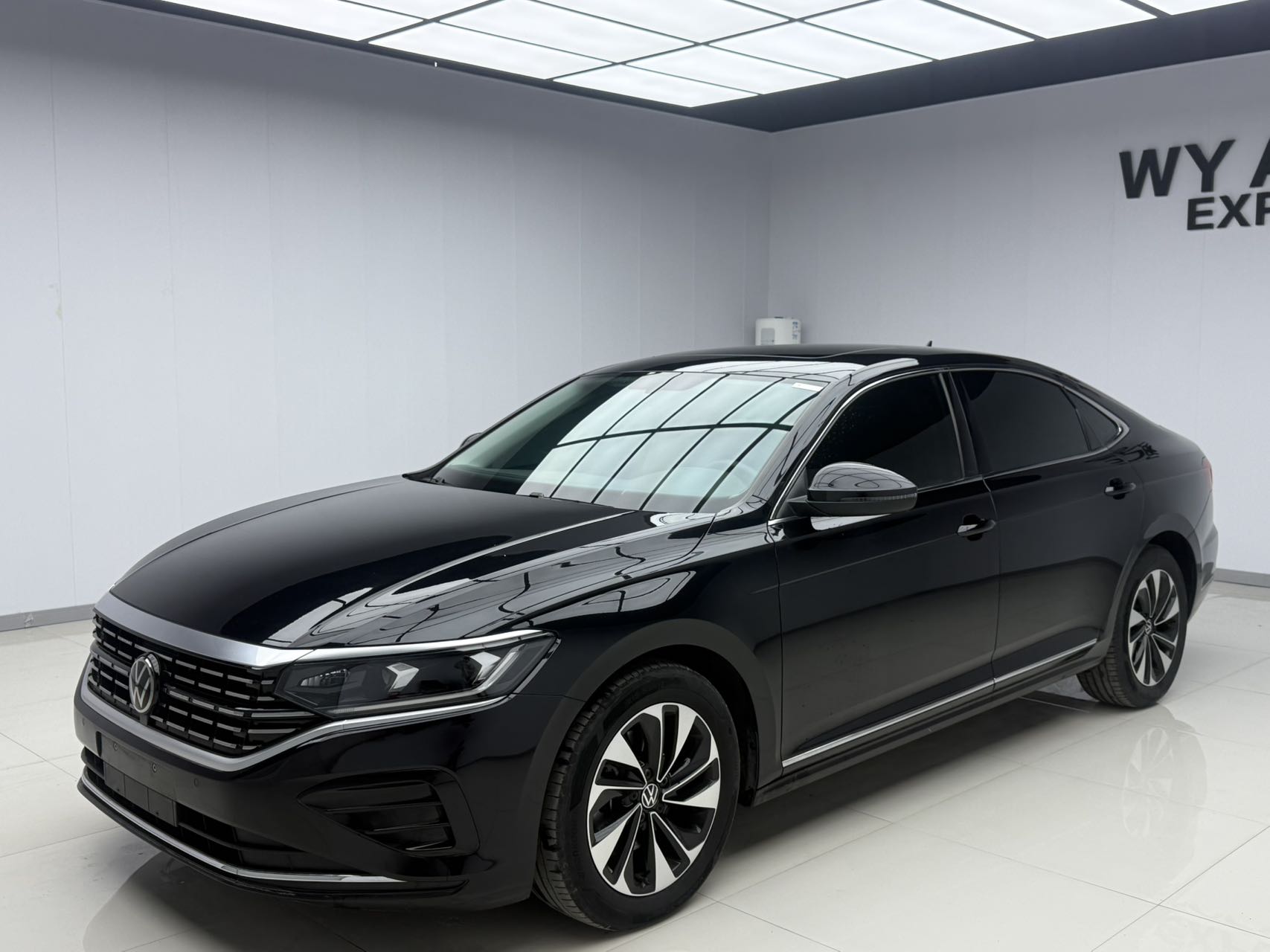Volkswagen Passat 2023 года, обновленная версия 280TSI, элитная версия