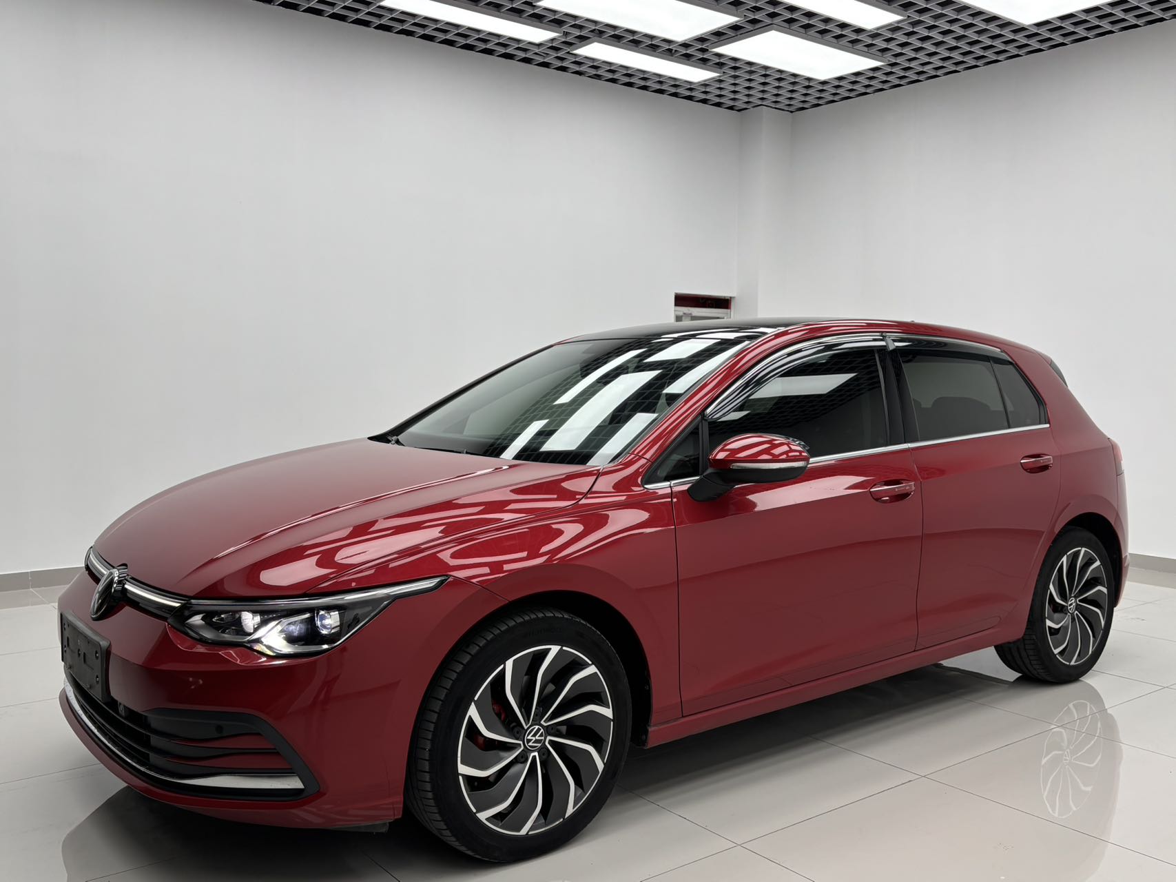Фольксваген Гольф 2023 года, рестайлинг, 280TSI, DSG, комплектация Pro