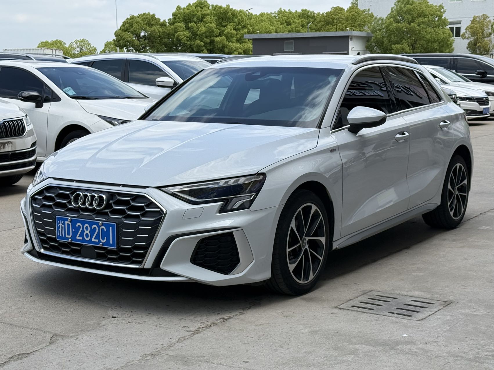 Модель 2021 Audi A3, спортивная базовая версия