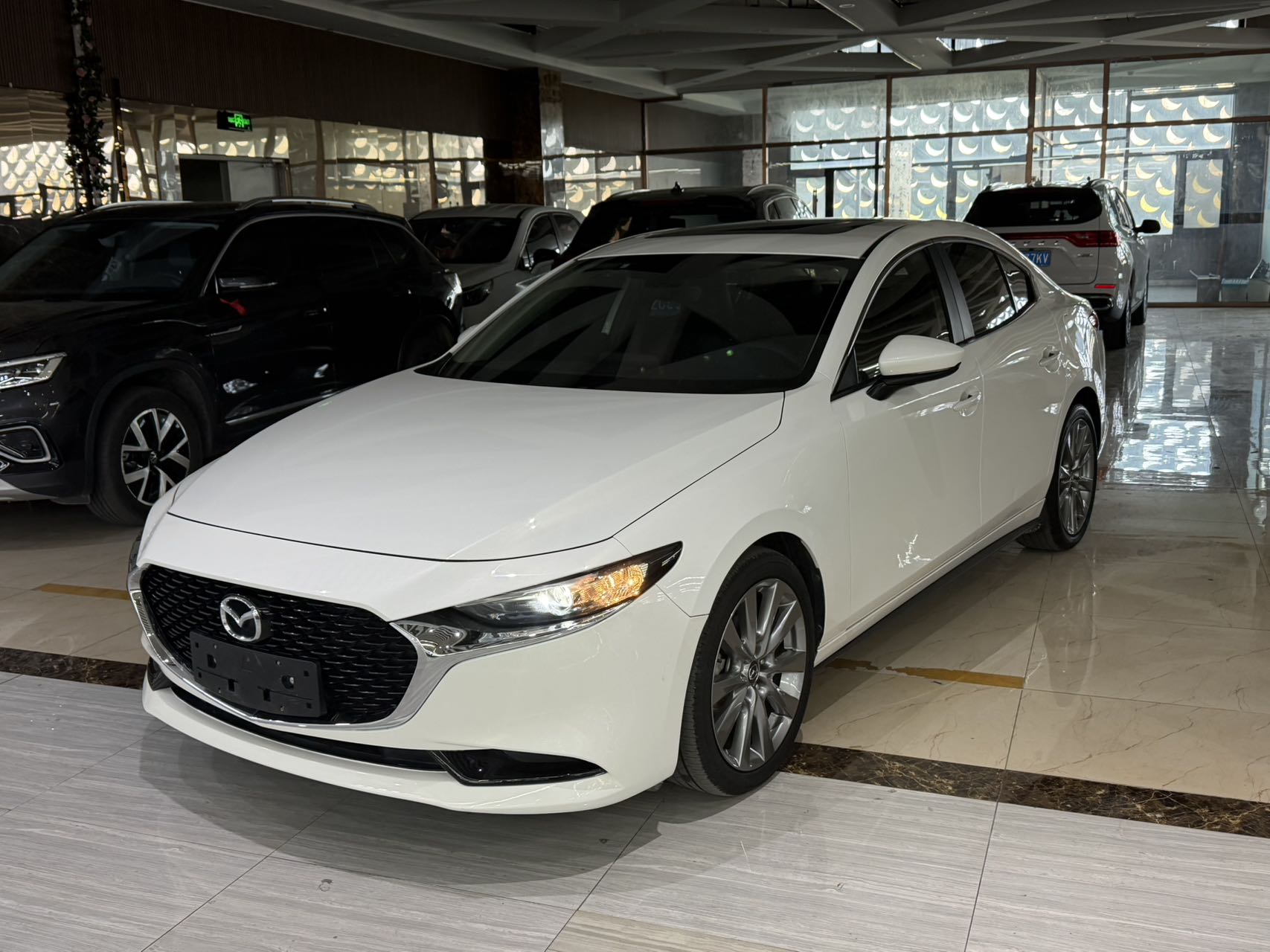 21 Mazda 3 Angkesela 2.0L автоматическая версия качества