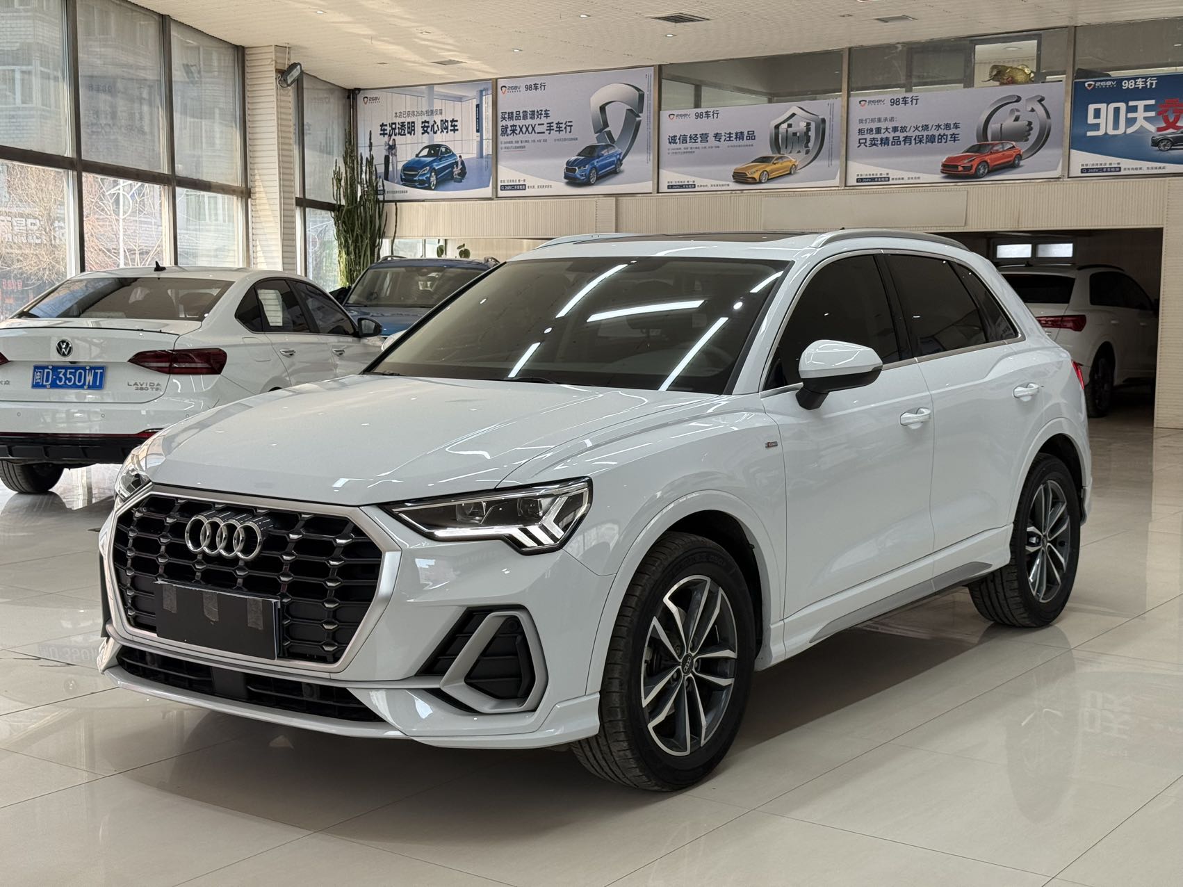 Audi Q3 2022 35TFSI агрессивный и динамичный