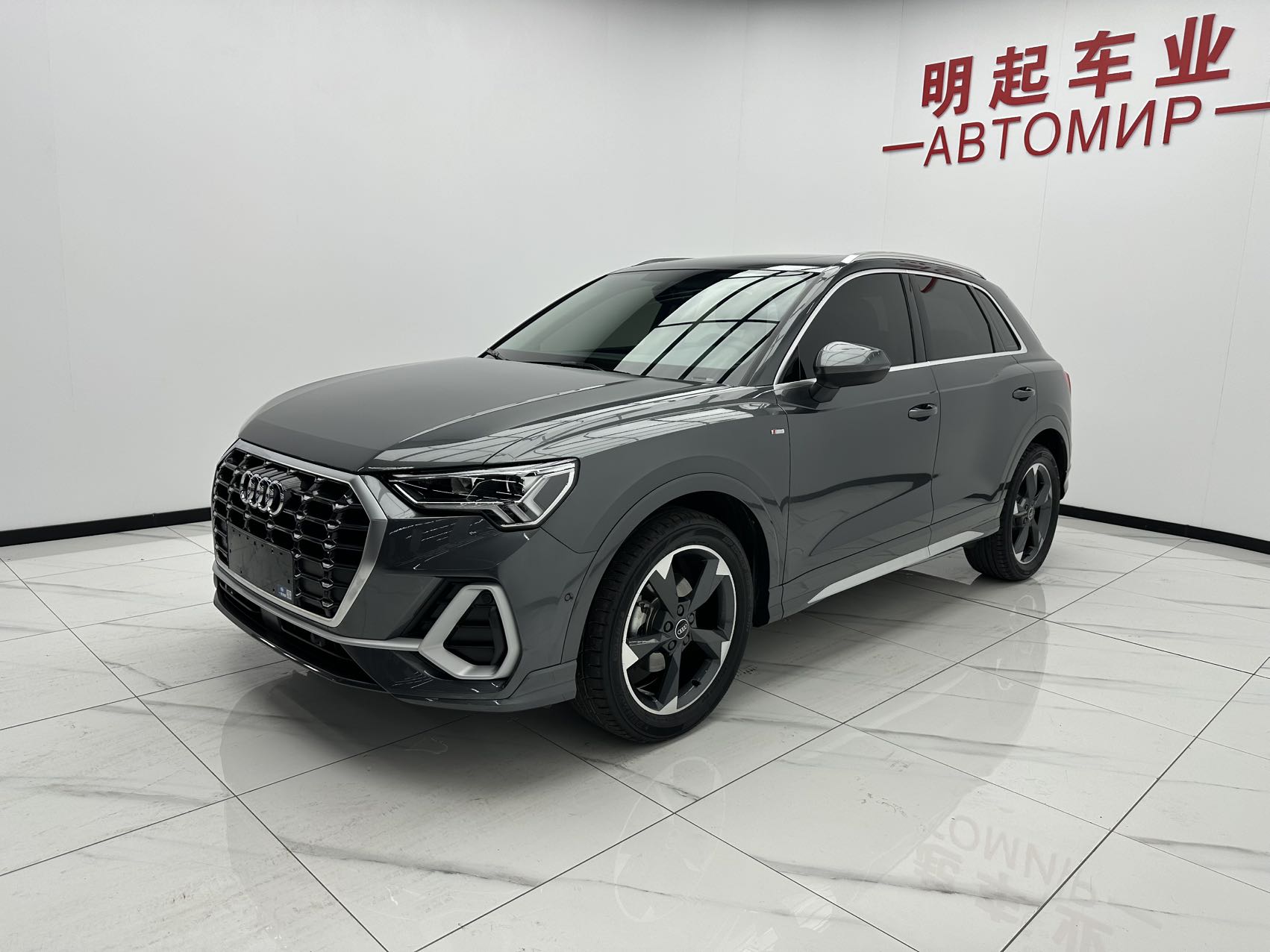 Audi Q3 2022 года 35 TFSI модификация Stylish Sport