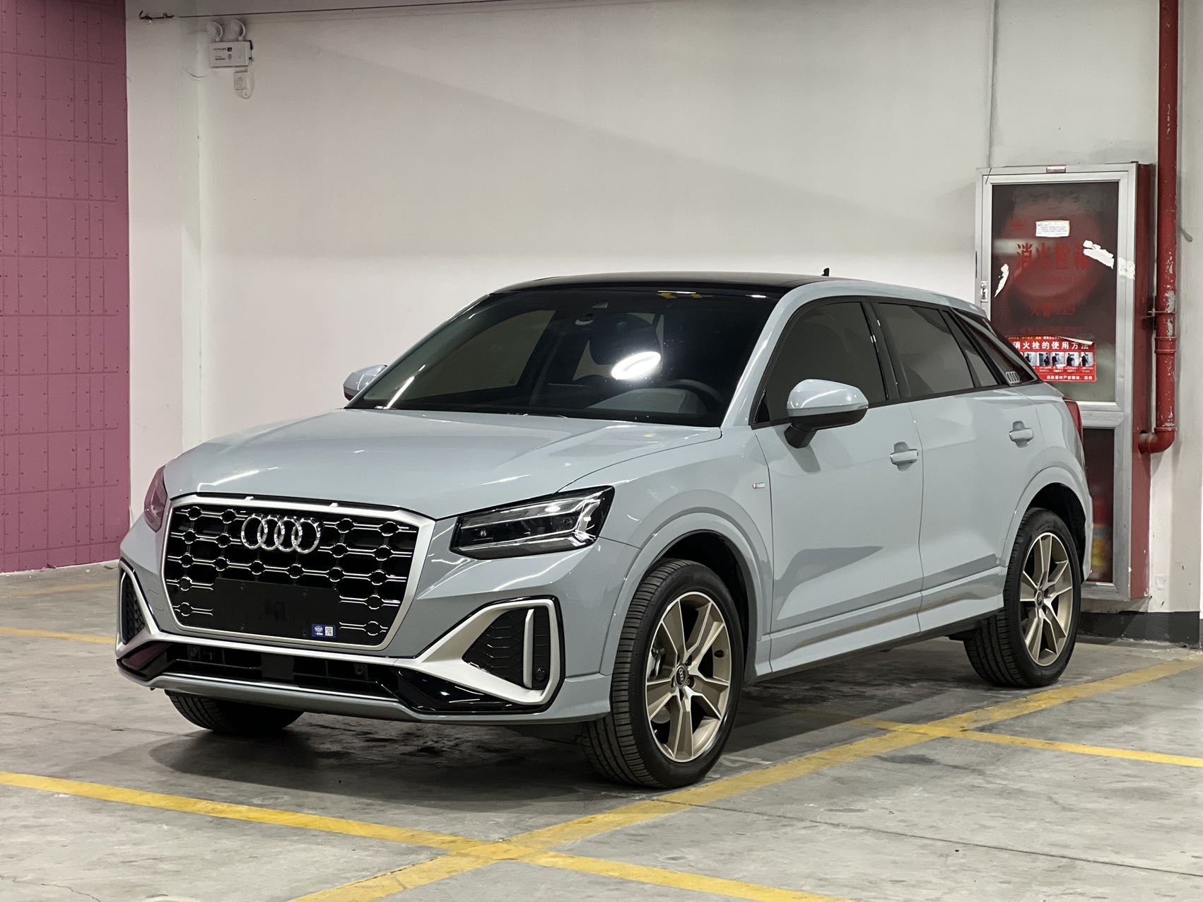 Audi Q2L 2022 35 TFSI Модная динамическая модель