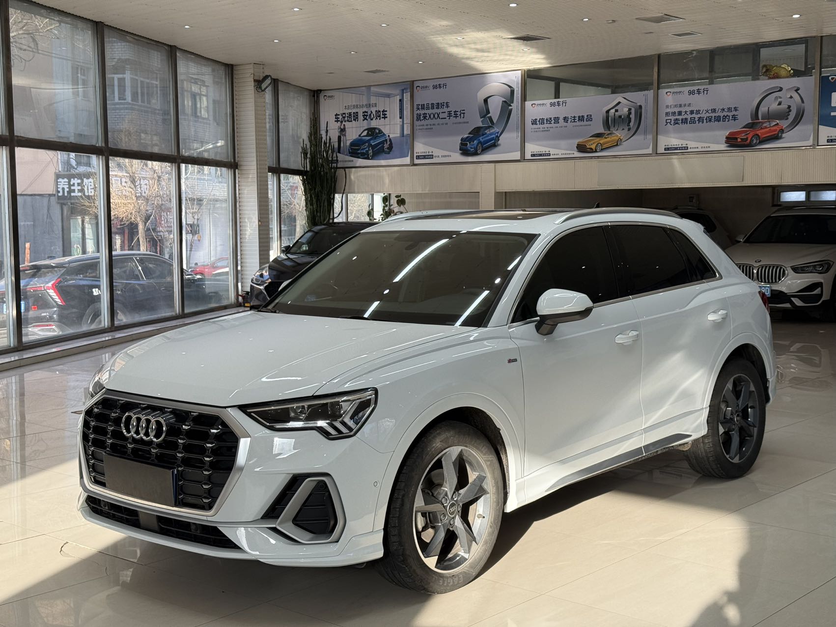 Audi Q3 2022 модель 35TFSI стильная динамичная версия