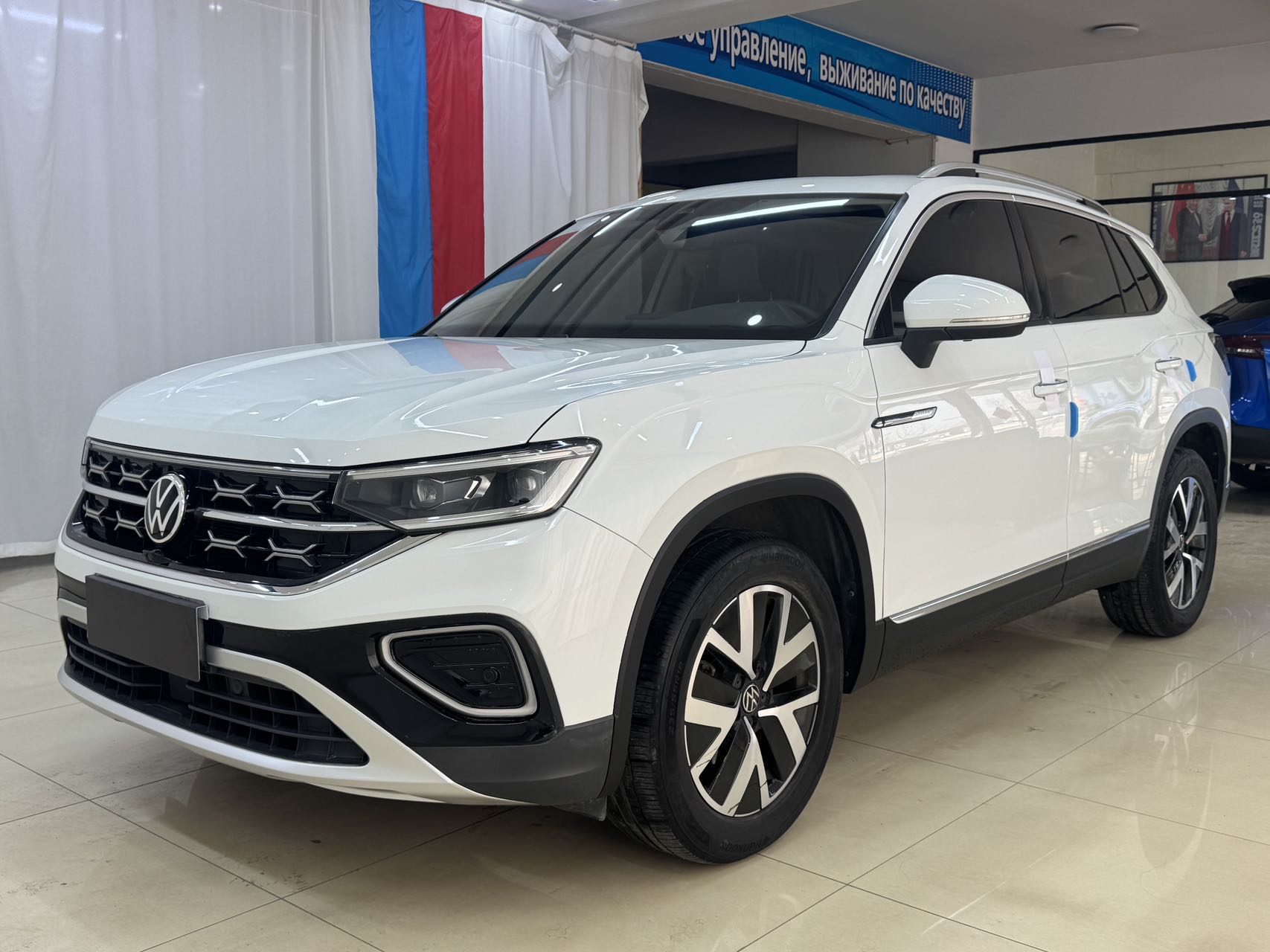Volkswagen Tayron 2023 280TSI Двухдверная роскошная версия Plus