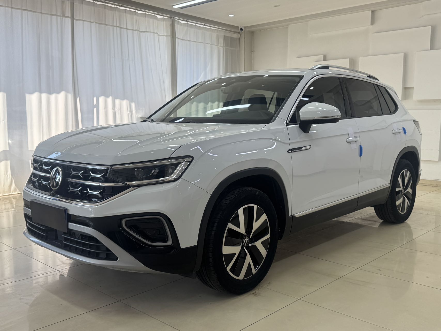 Volkswagen Tayron 2023, 280TSI, передний привод, версия Luxury Plus Advanced