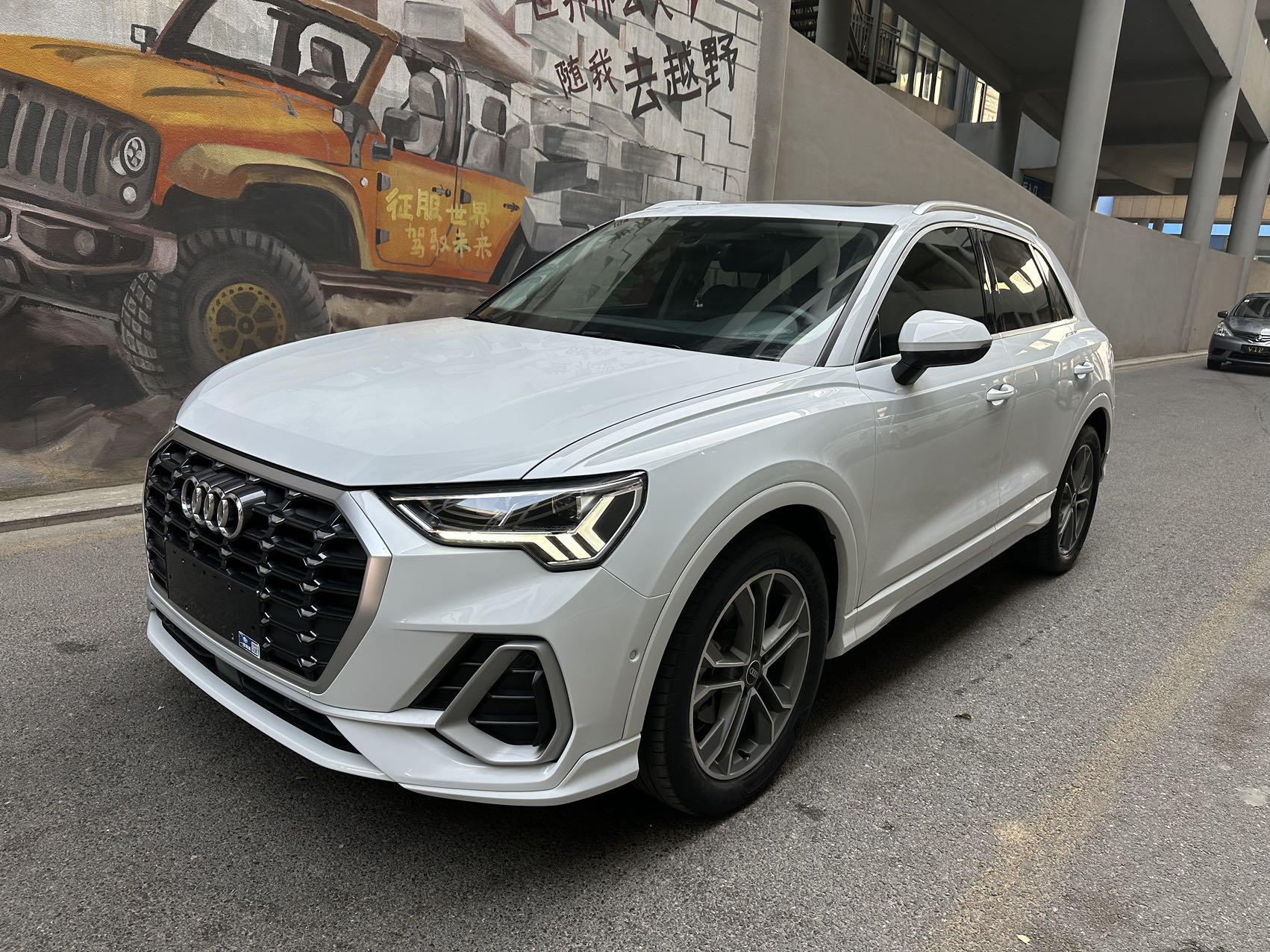 Audi Q3 2022 35 TFSI Модный и динамичный