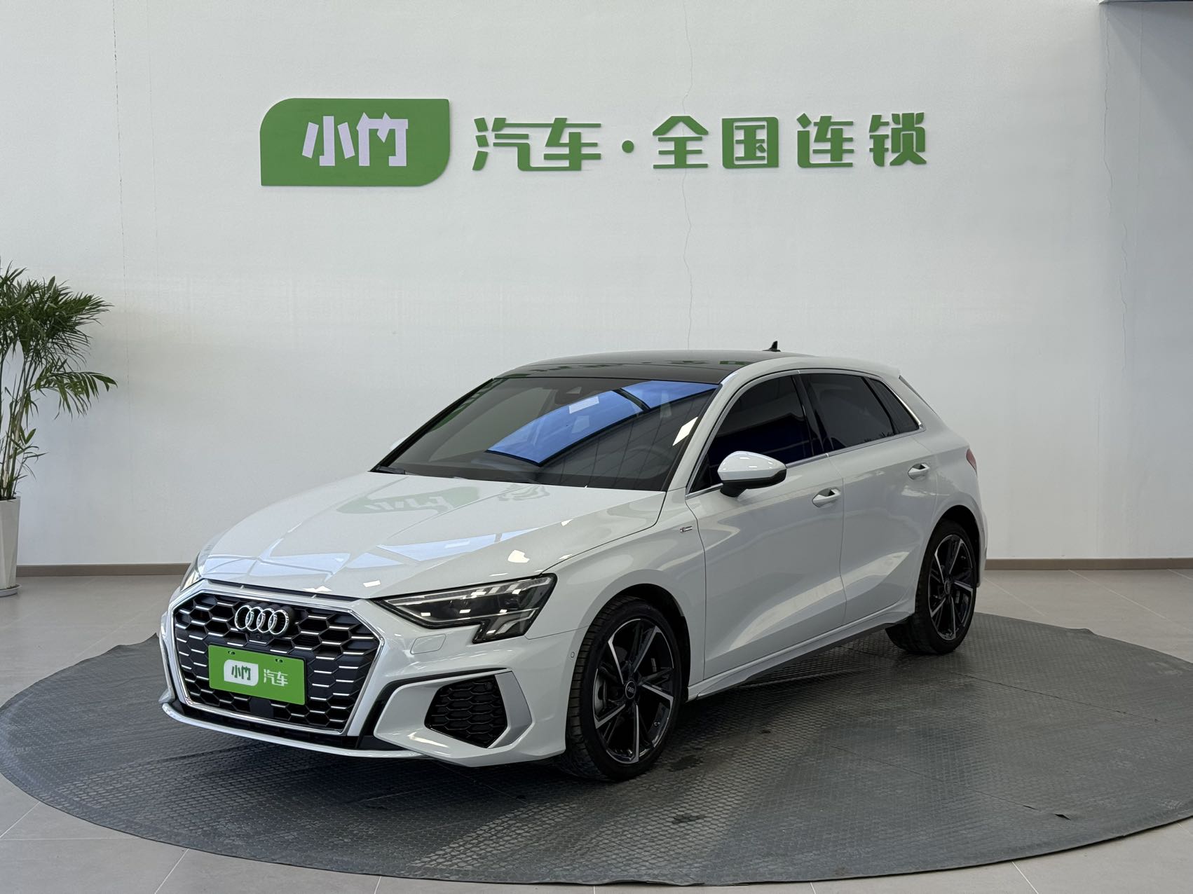 Audi A3 2023 года, обновлённая версия, Sportback 35 TFSI, стильная спортивная модификация