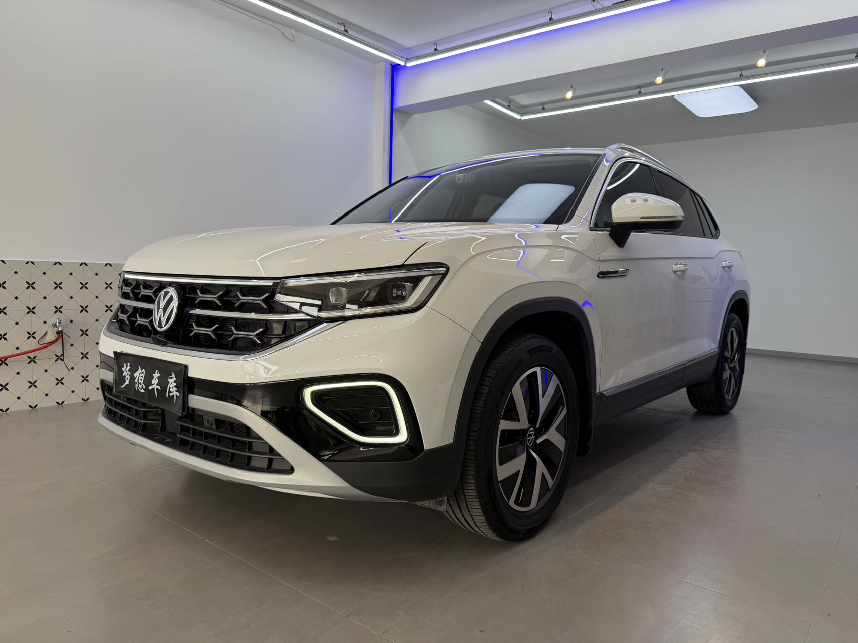 Volkswagen Tayron 2023 модель 280TSI, передний привод, версия Luxury Plus Advanced