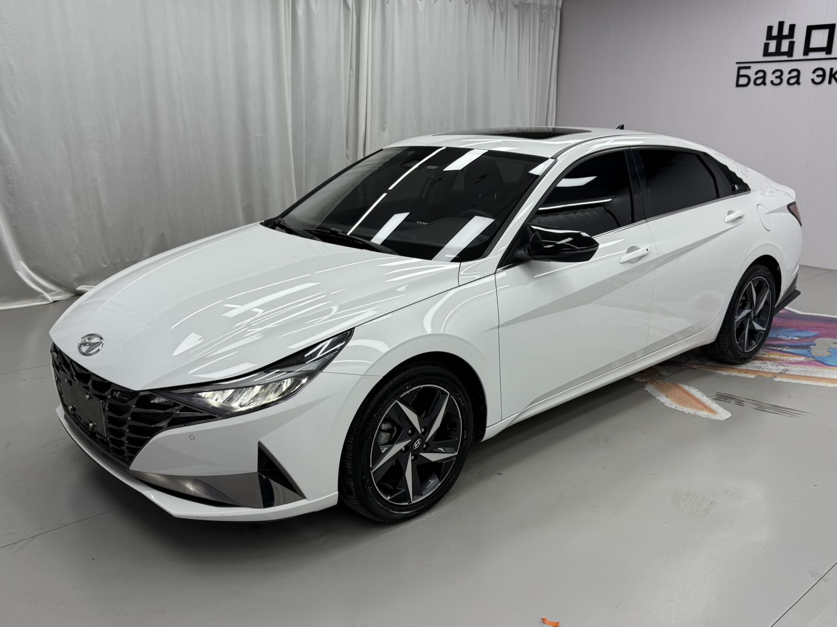 Hyundai Elantra 2022 1.5CVT LUX Премиум версия