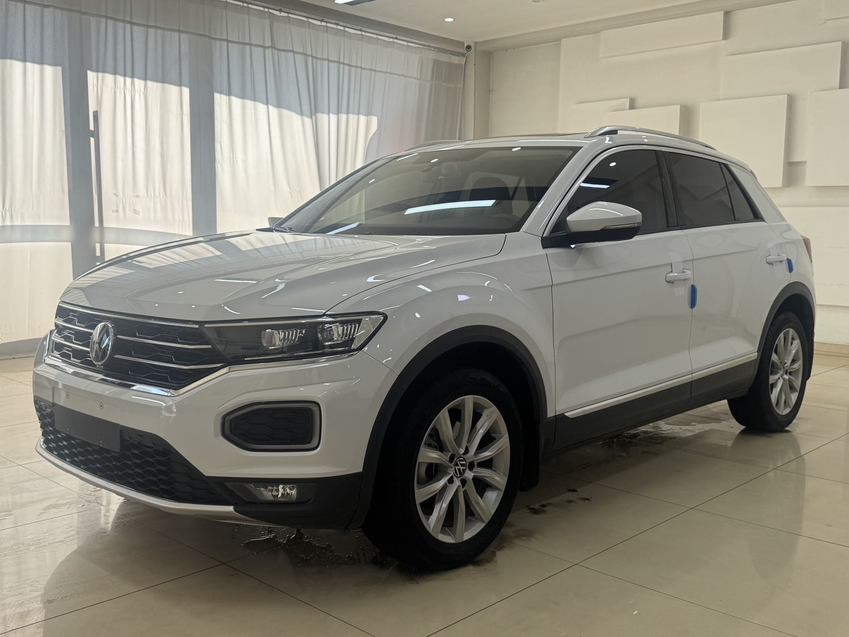 Фольксваген Т-Рок 2021 г. Рестайлинг 280TSI DSG 2WD Элит Смарт Коннект Версия