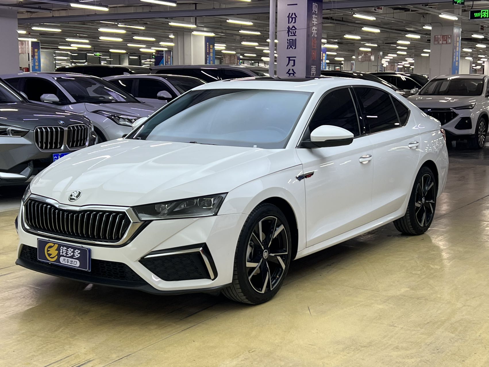 Вариант Skoda Octavia PRO 2022 года, премиум-версия