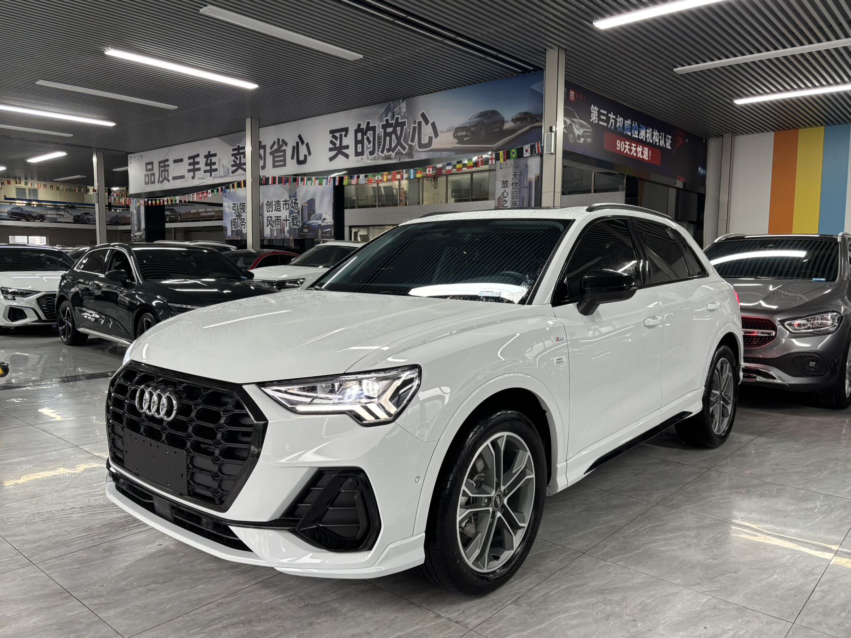Audi Q3 2023 35 TFSI Модная динамическая модель