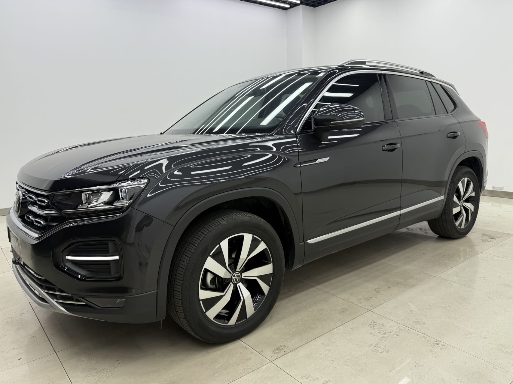 Фольксваген Тайрон 280TSI 2WD Люкс Умная Связь (2022)