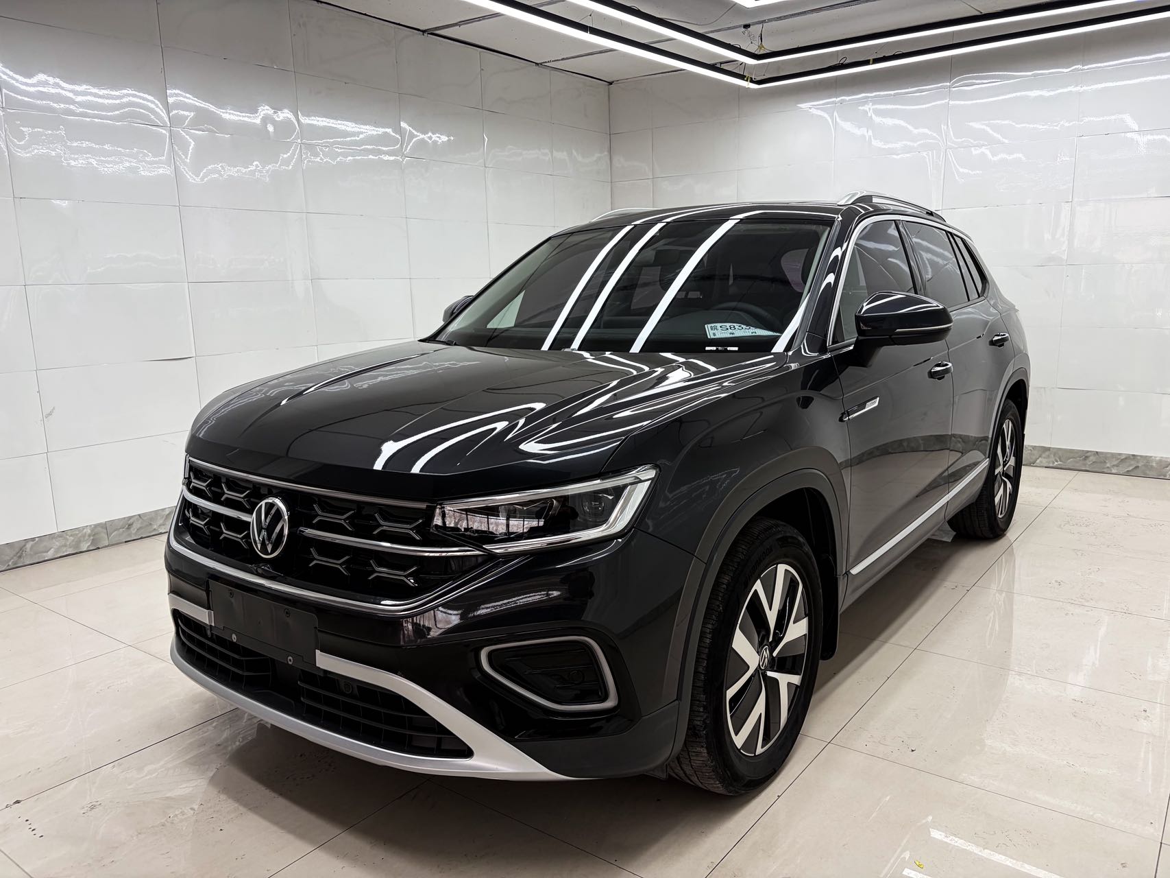 Volkswagen Tayron 2023 280TSI передний привод, версия Luxury Plus Advanced